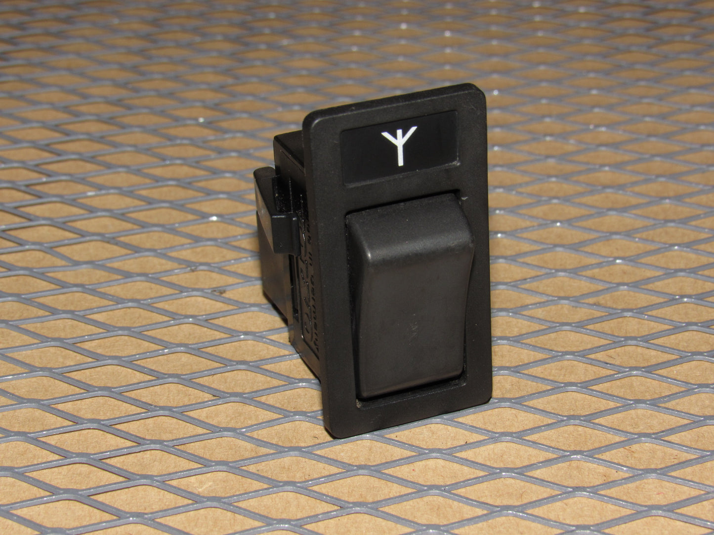 88 89 90 Volvo 760 OEM Power Antenna Switch
