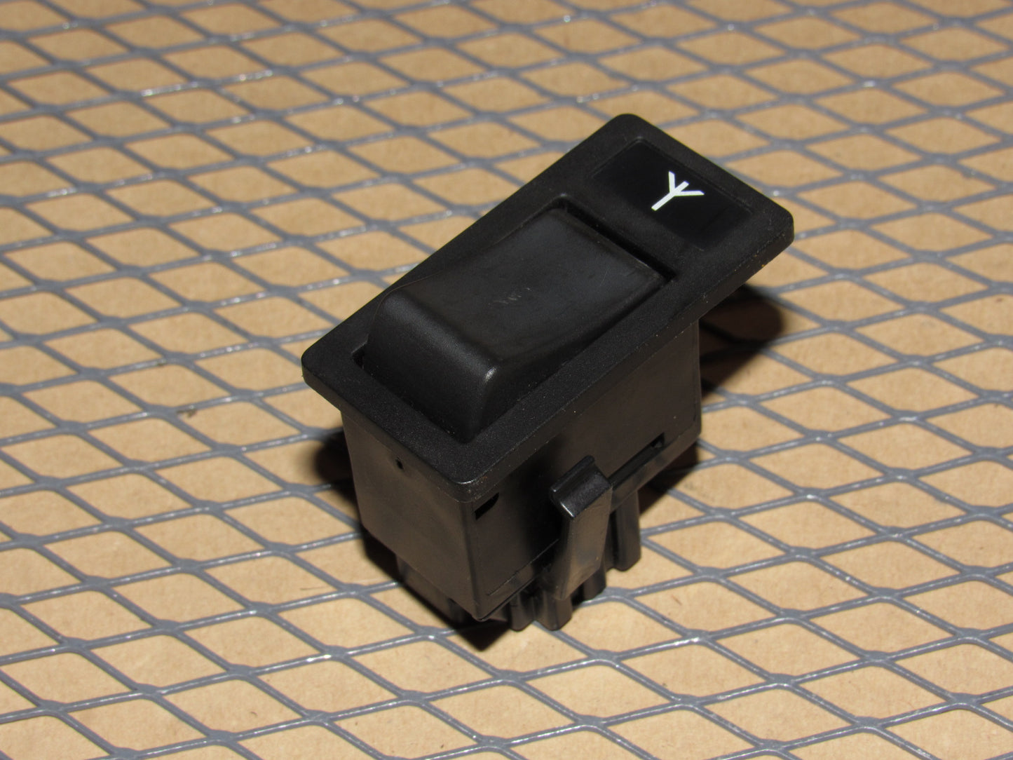 88 89 90 Volvo 760 OEM Power Antenna Switch
