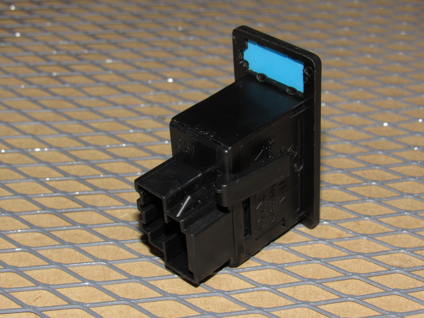 88 89 90 Volvo 760 OEM Power Antenna Switch