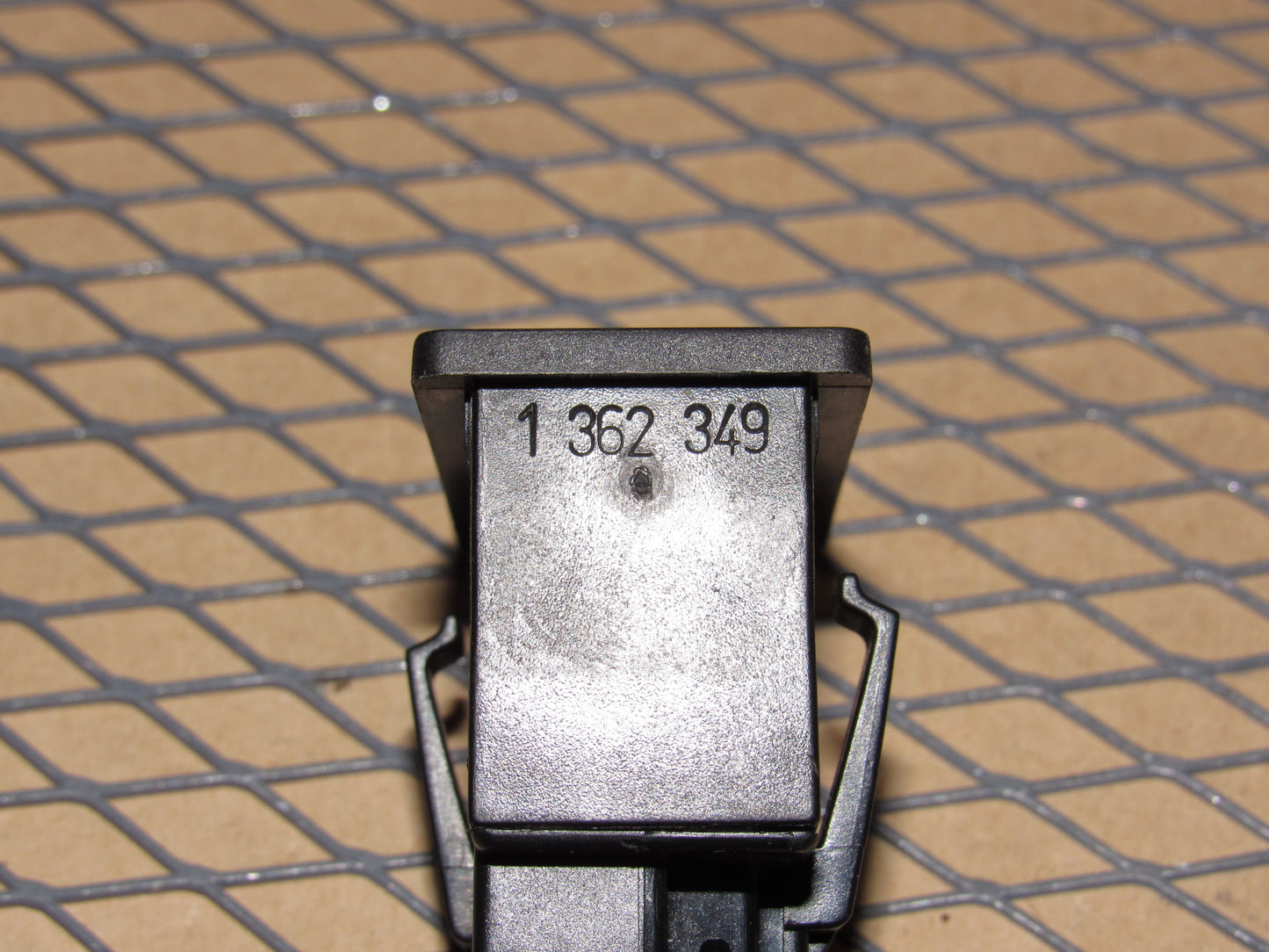 88 89 90 Volvo 760 OEM Power Antenna Switch