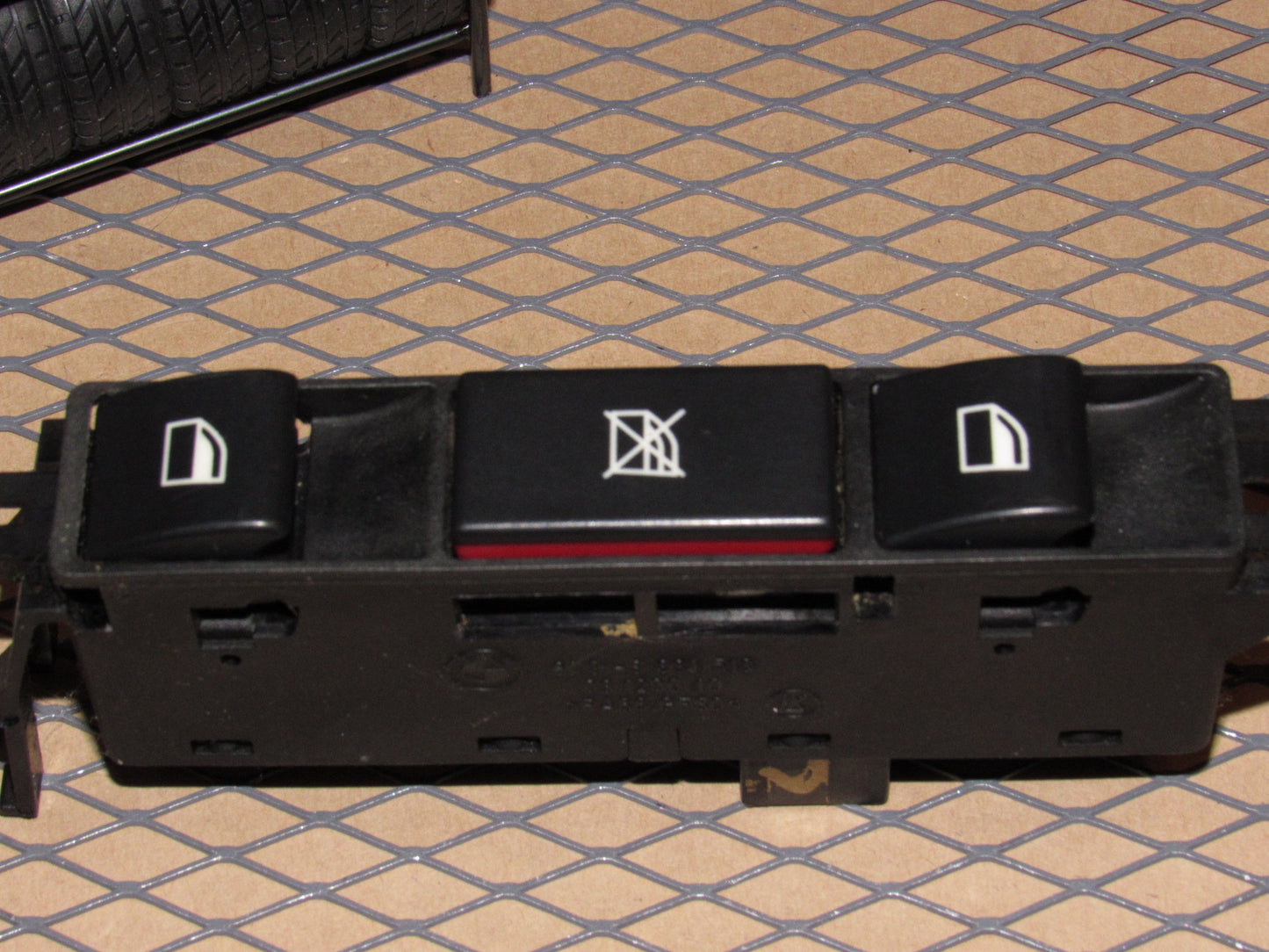 01 02 03 04 05 BMW 330i OEM Front Master Window Switch - Left
