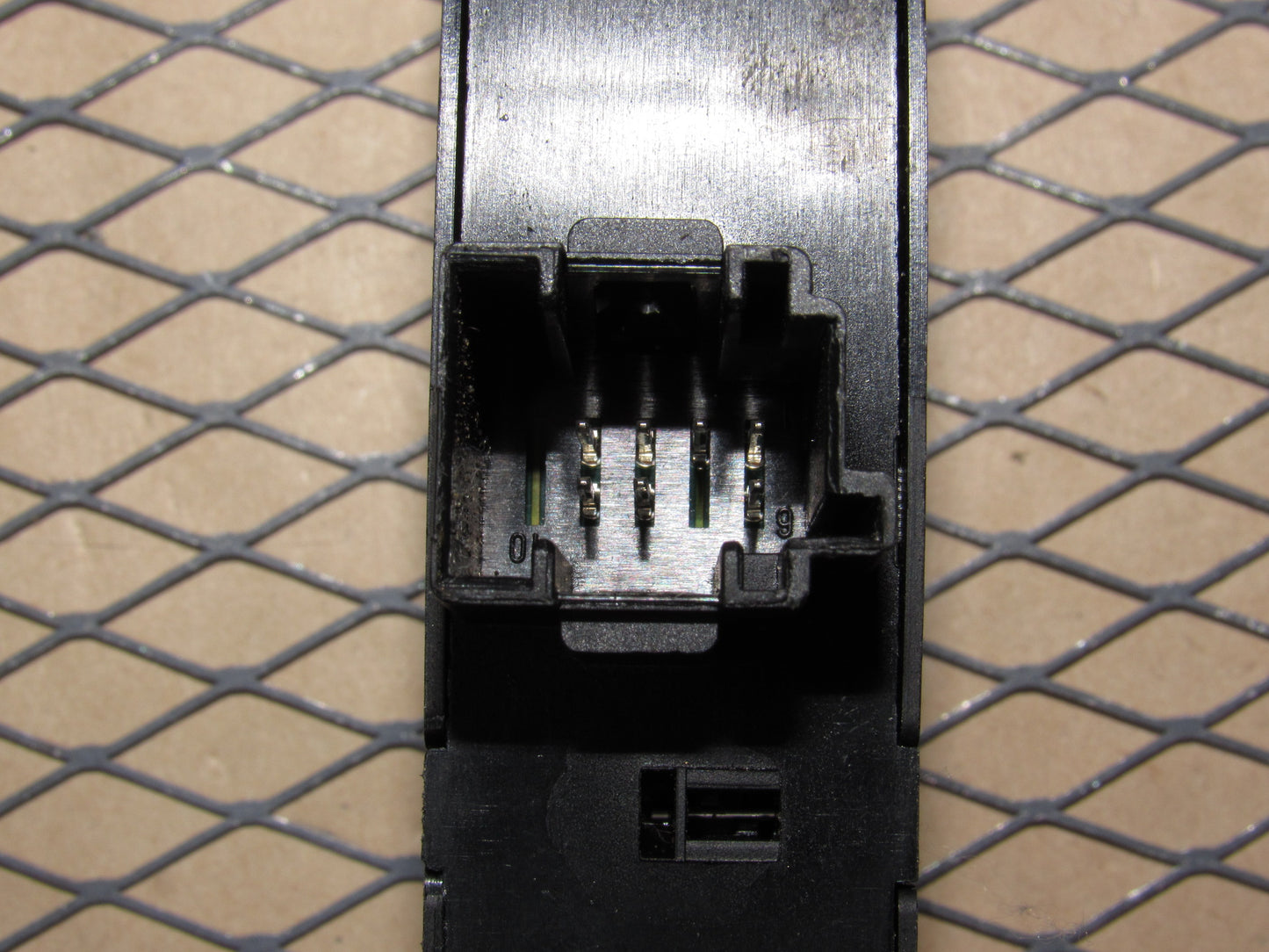 01 02 03 04 05 BMW 325i OEM Front Master Window Switch - Left