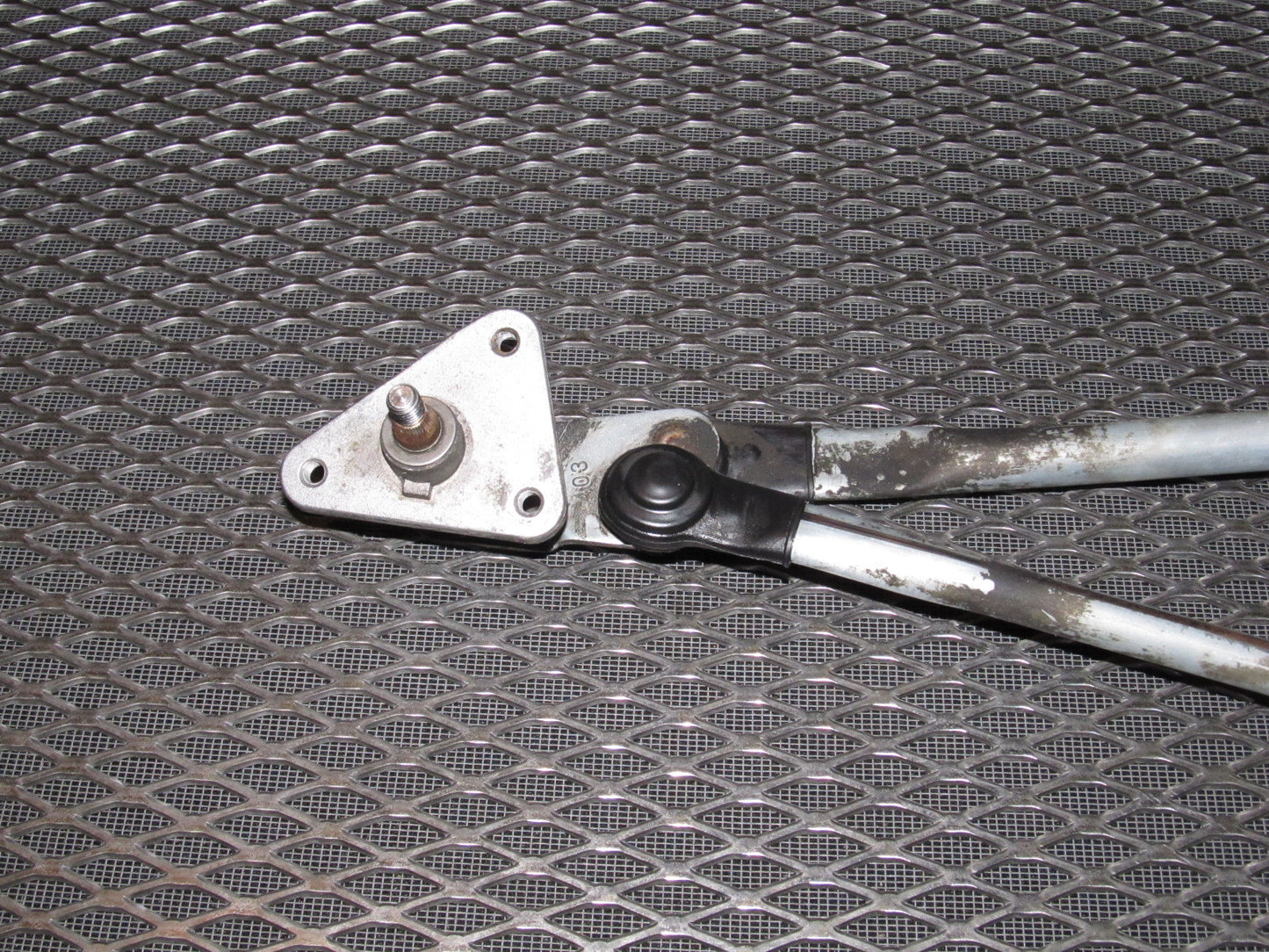 94 95 96 97 Mitsubishi 3000GT OEM Front Wiper Linkage