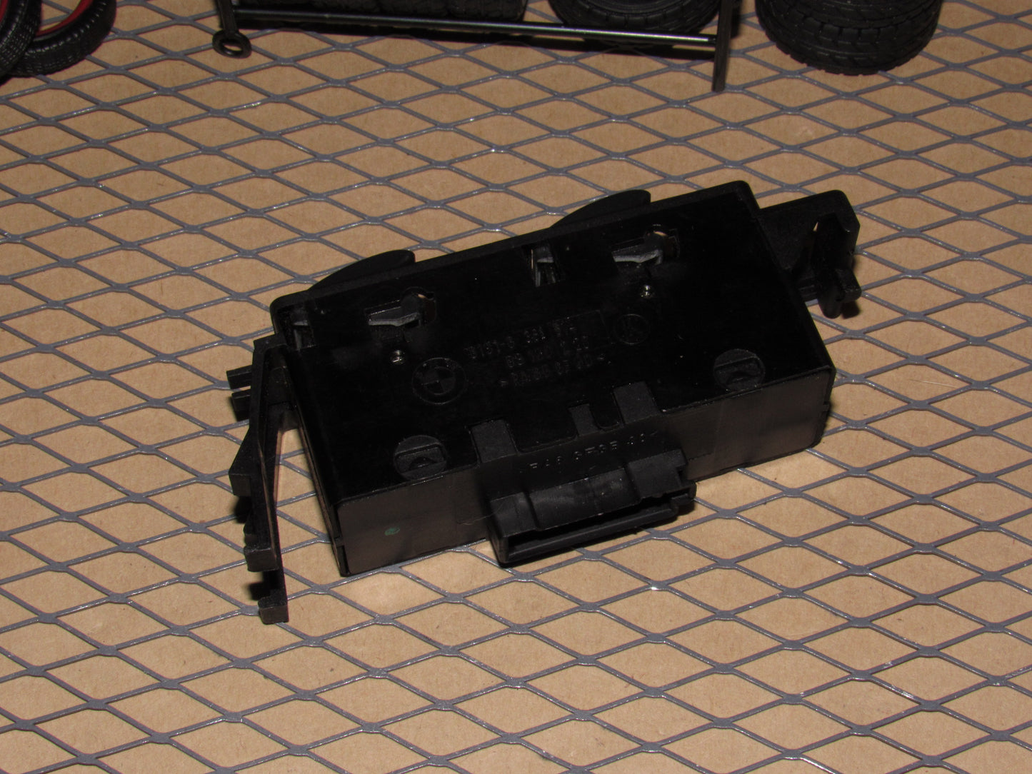 99 00 BMW 323i OEM Front Window Switch - Right