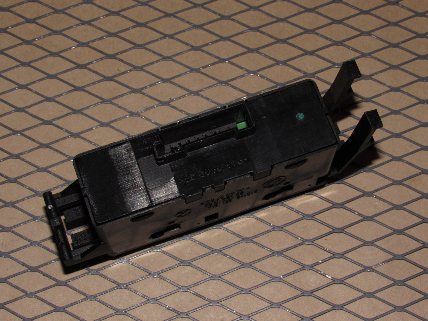 99 00 BMW 323i OEM Front Window Switch - Right