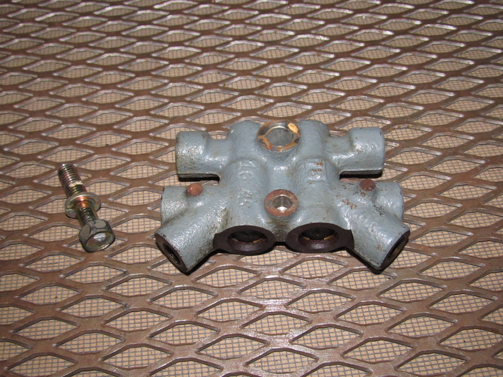 94 95 96 97 Mitsubishi 3000GT OEM Brake Proportional Valve