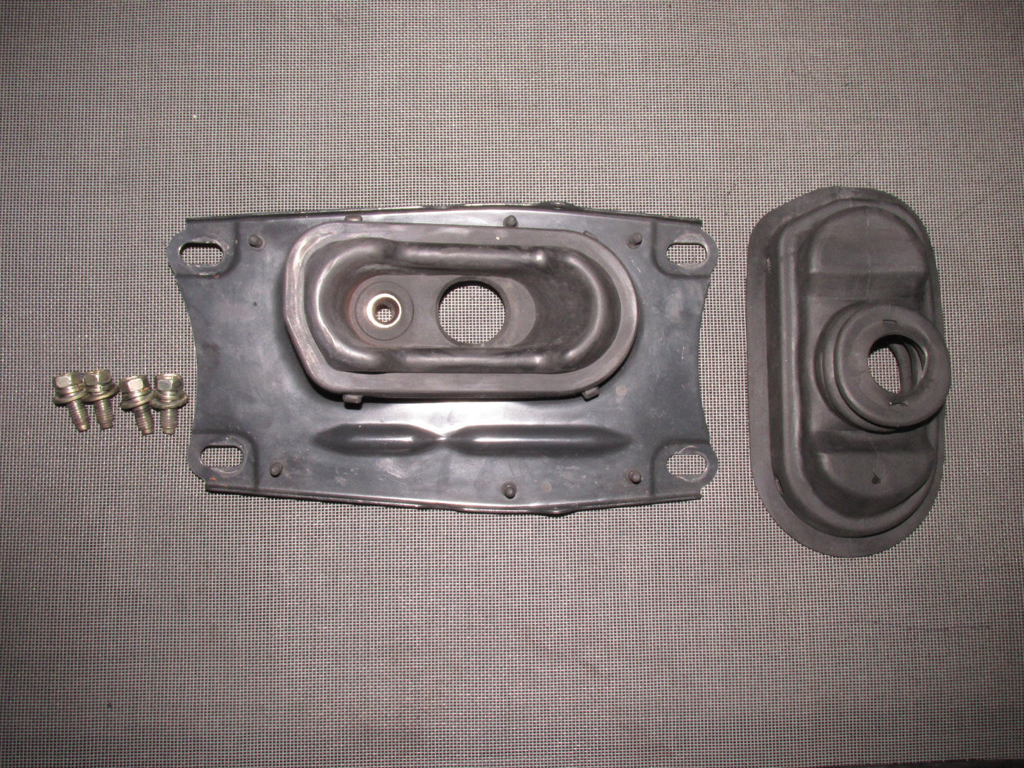 90 91 92 93 94 95 96 Nissan 300zx OEM Shifter Mounting Bracket - Manual