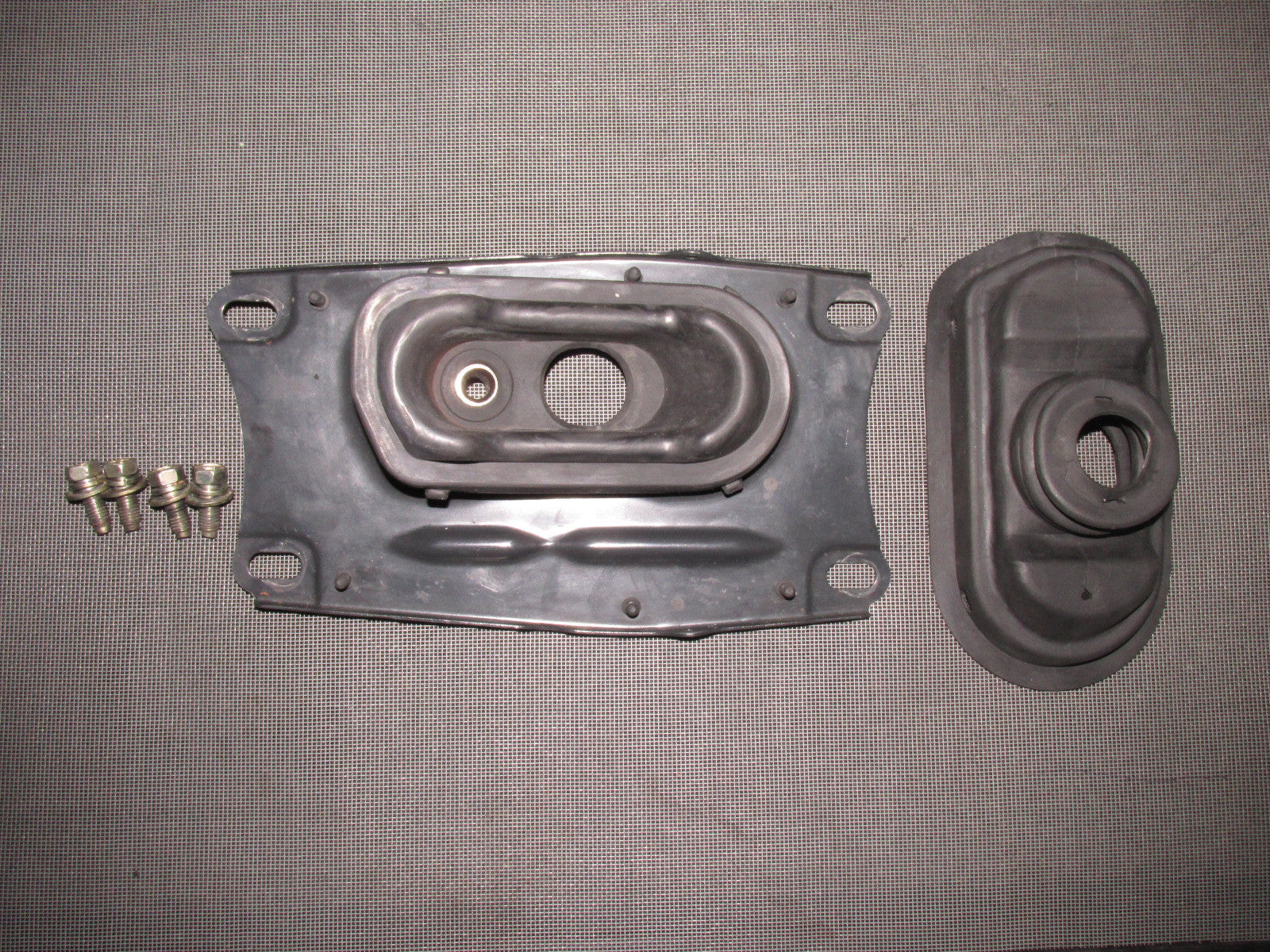 90 91 92 93 94 95 96 Nissan 300zx OEM Shifter Mounting Bracket - Manual