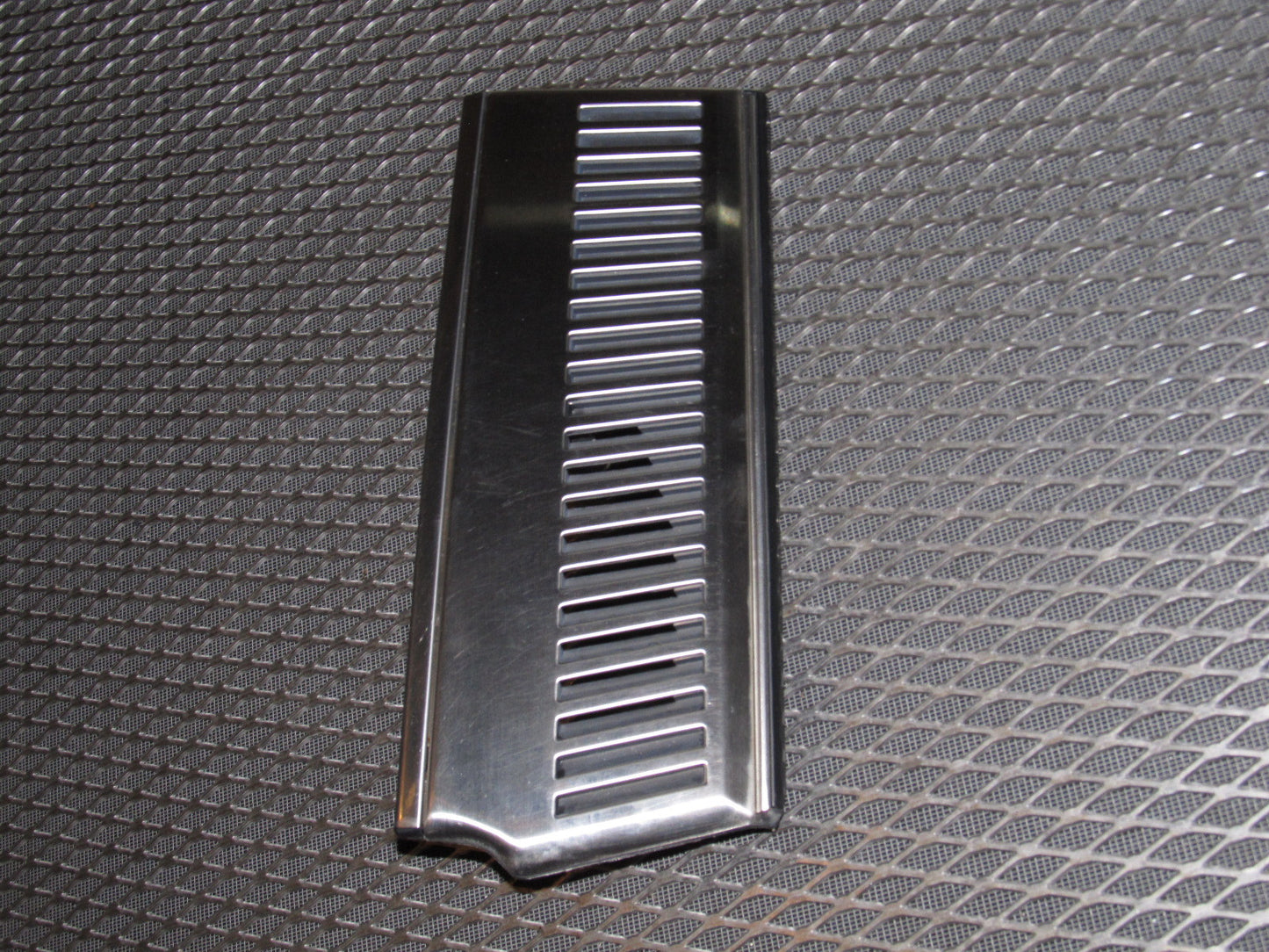 81 82 83 Datsun 280zx OEM Exterior Side Vent Air Grille - Left