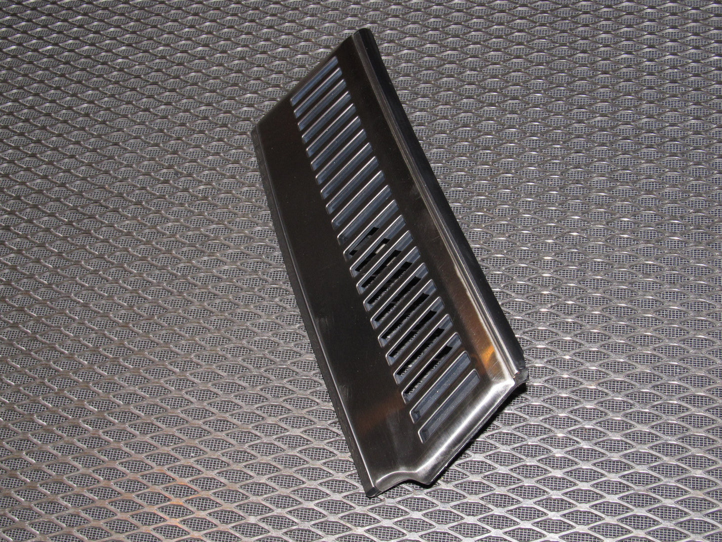 81 82 83 Datsun 280zx OEM Exterior Side Vent Air Grille - Left