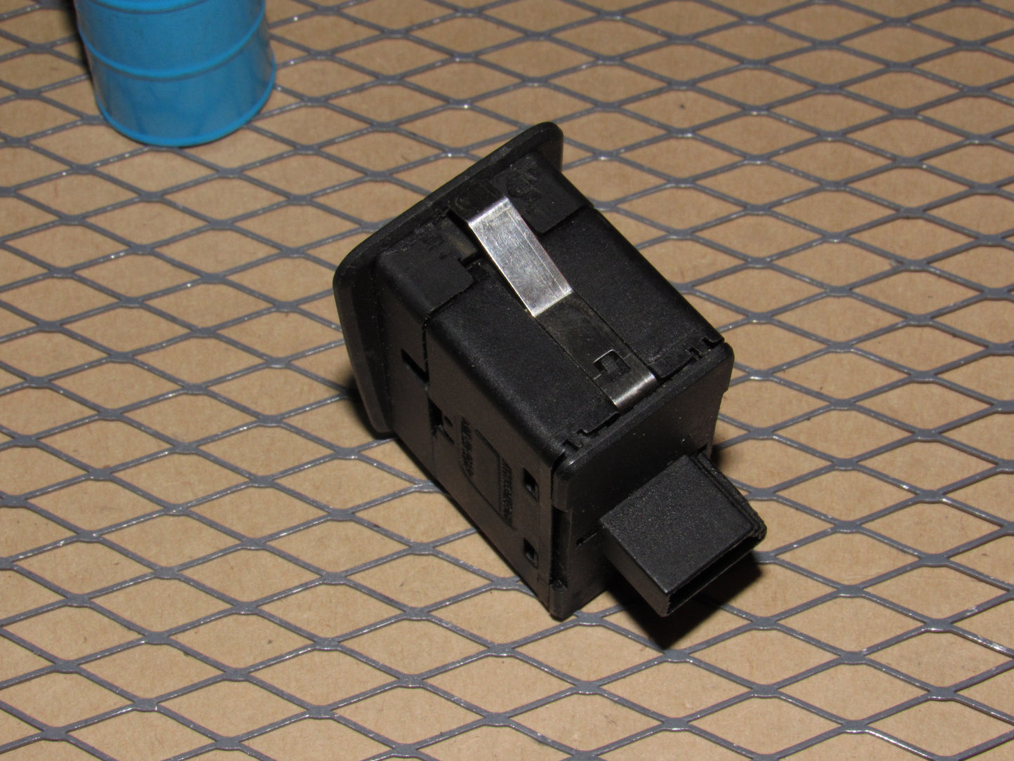 99 00 BMW 323i OEM Rear Window Switch