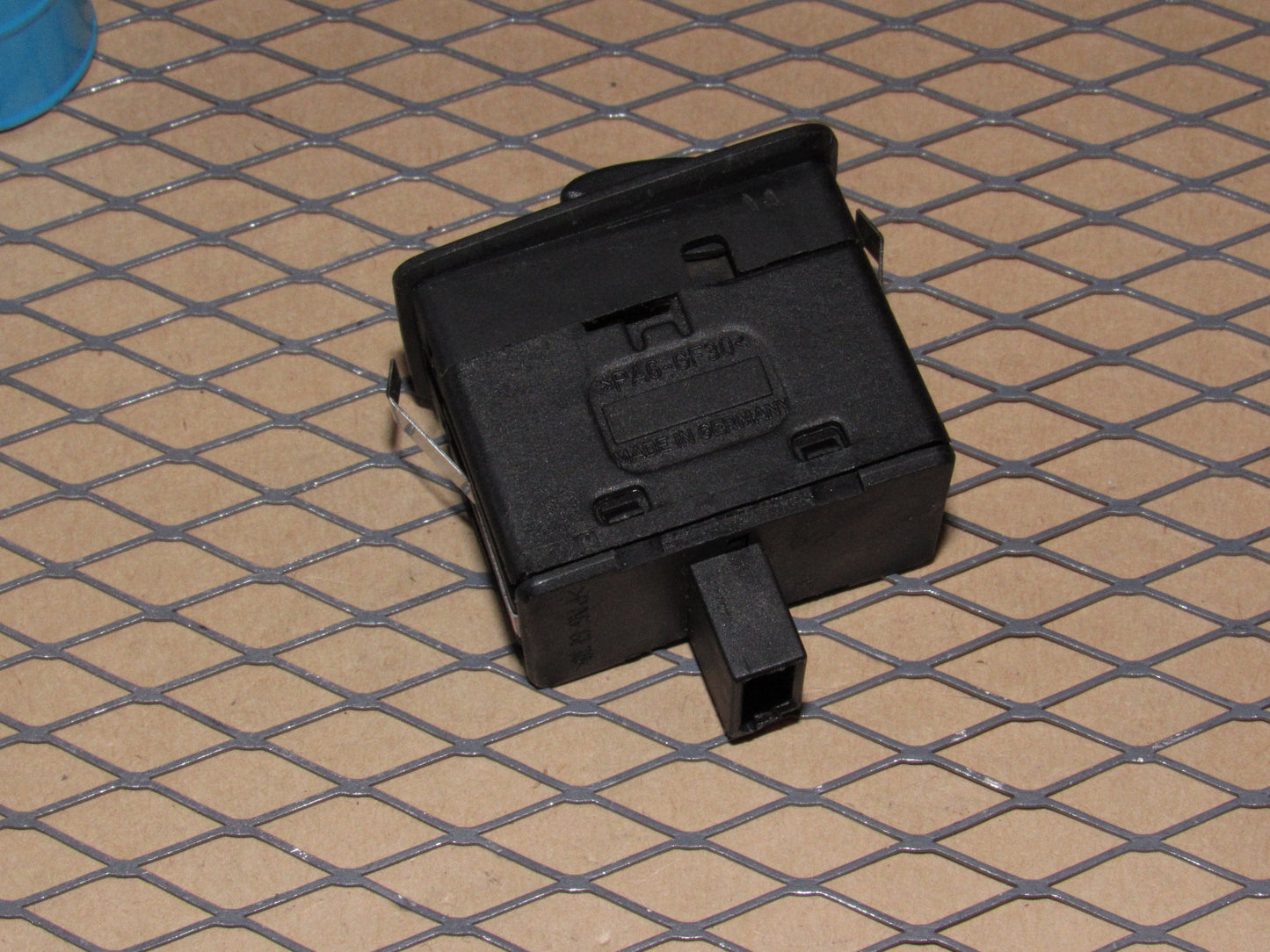 99 00 BMW 323i OEM Rear Window Switch