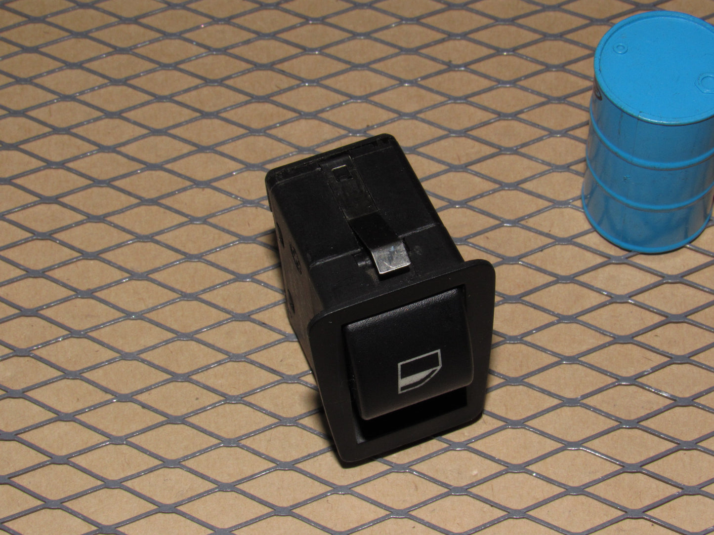 01 02 03 04 05 BMW 325i OEM Rear Window Switch