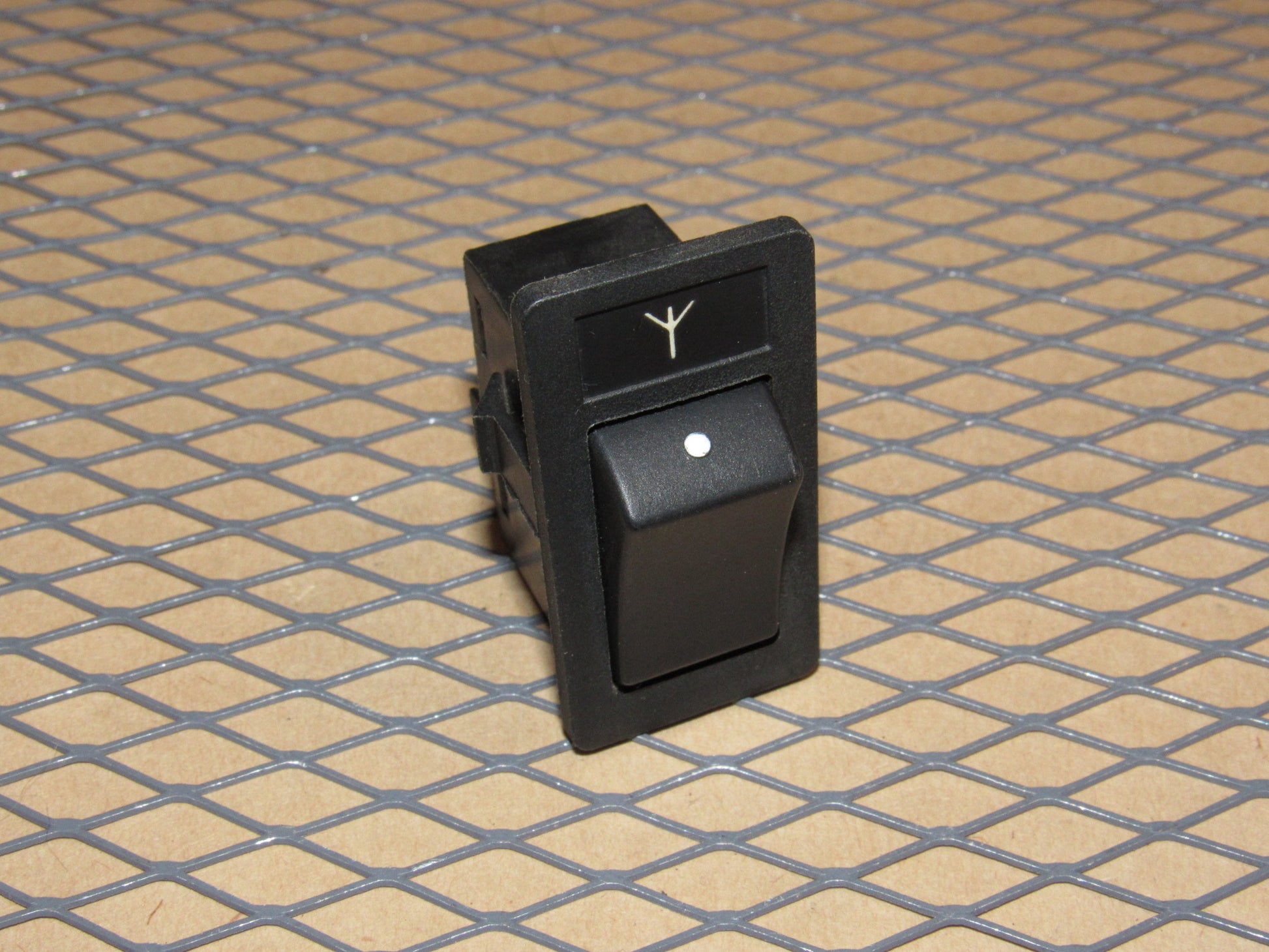 85 86 87 Volvo 760 OEM Power Antenna Switch