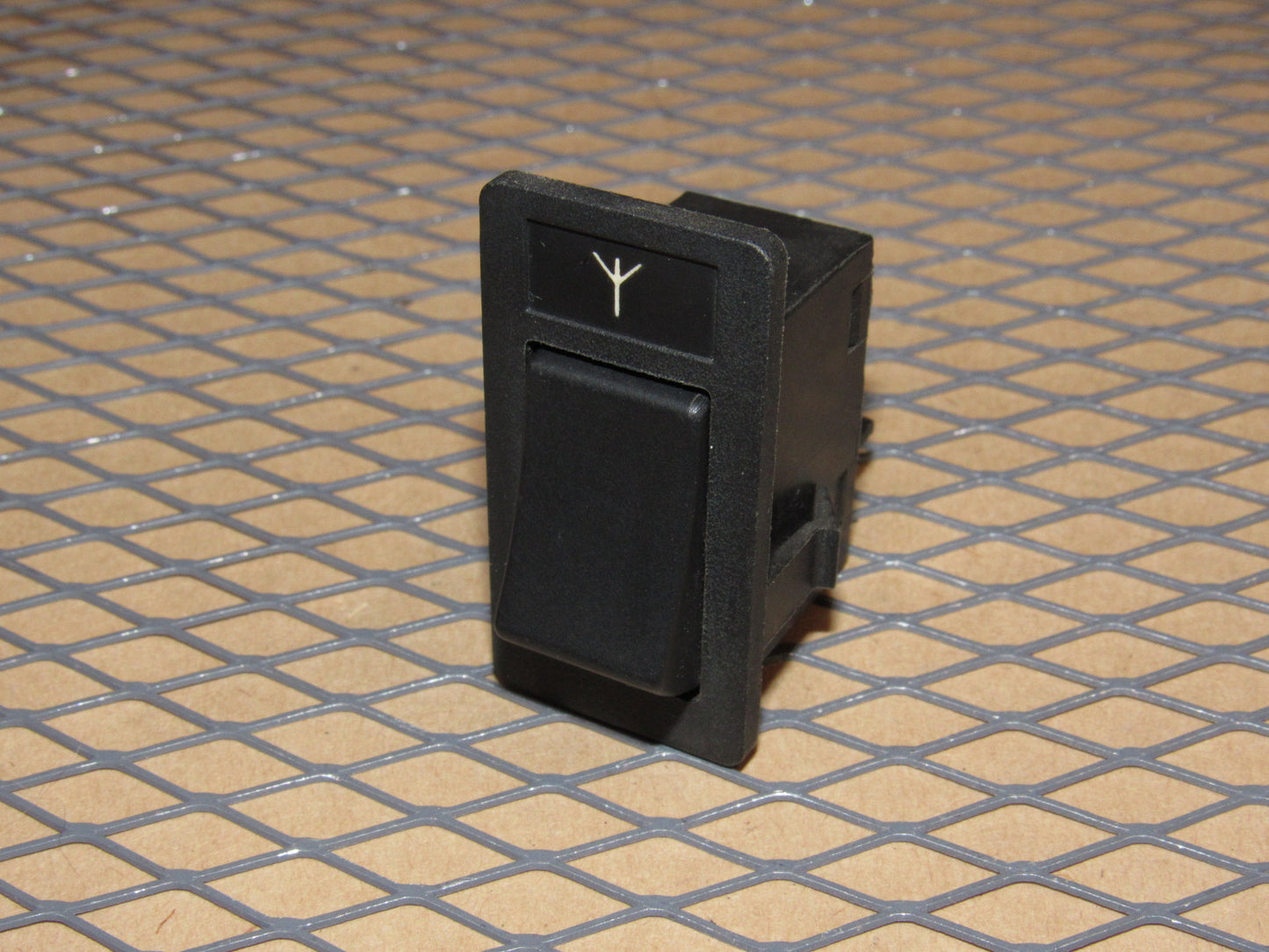 85 86 87 Volvo 760 OEM Power Antenna Switch
