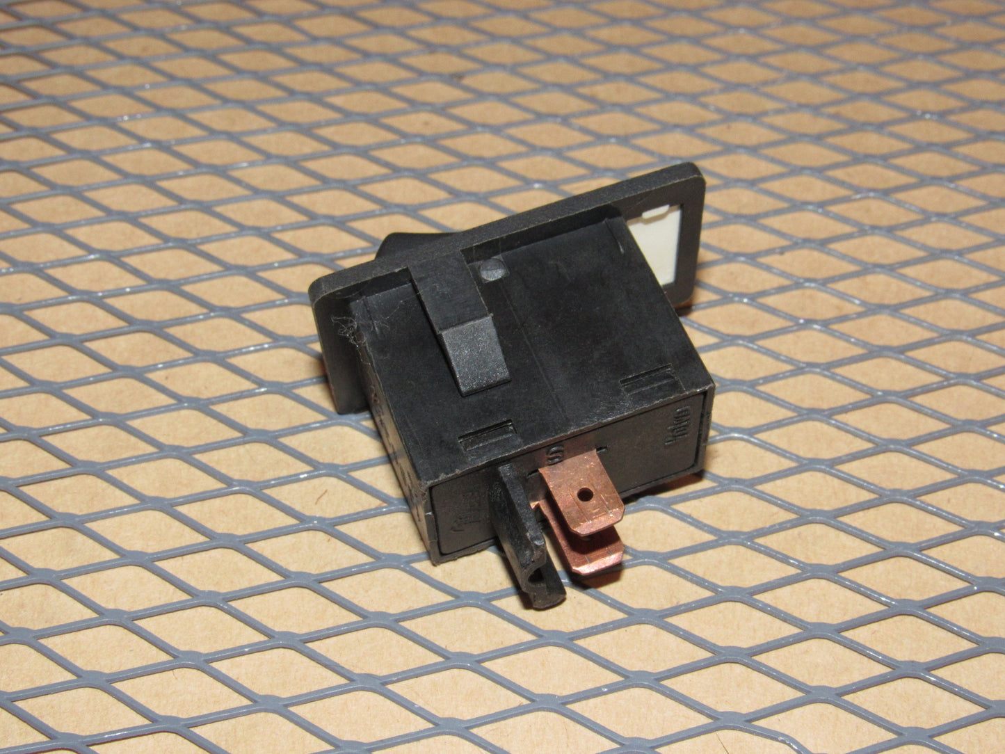 85 86 87 Volvo 760 OEM Power Antenna Switch