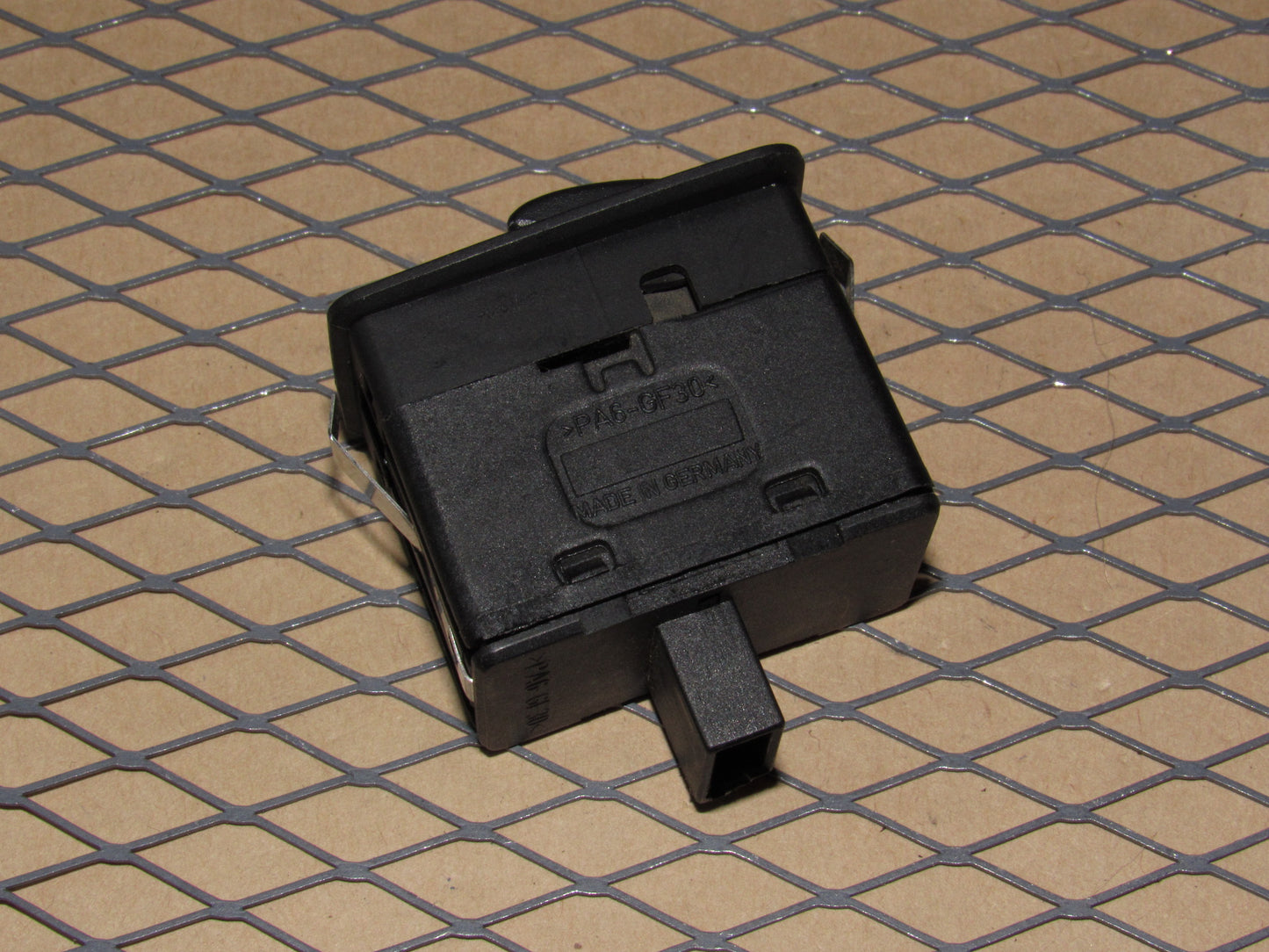 01 02 03 04 05 BMW 325i OEM Rear Window Switch