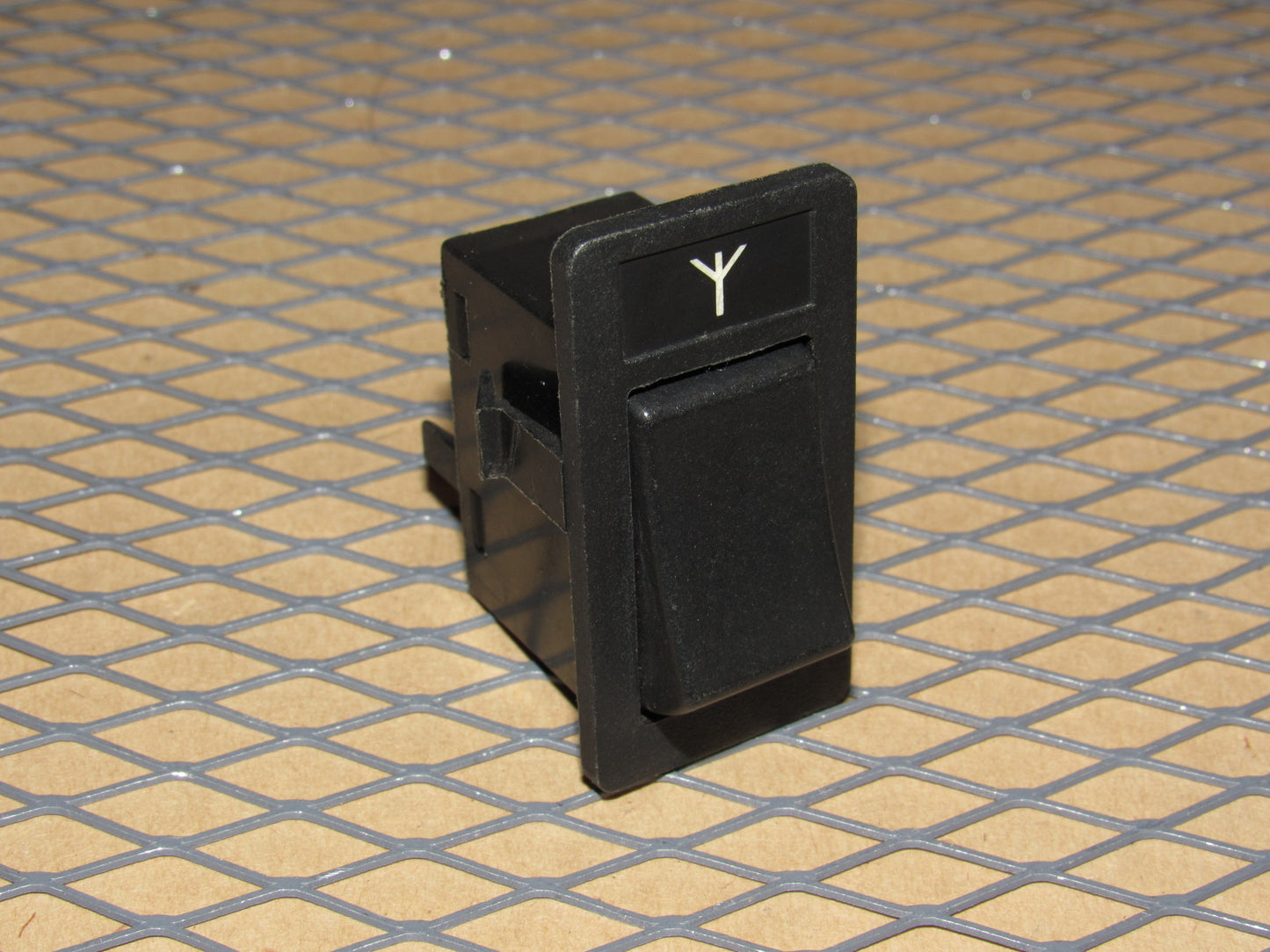 85 86 87 Volvo 760 OEM Power Antenna Switch