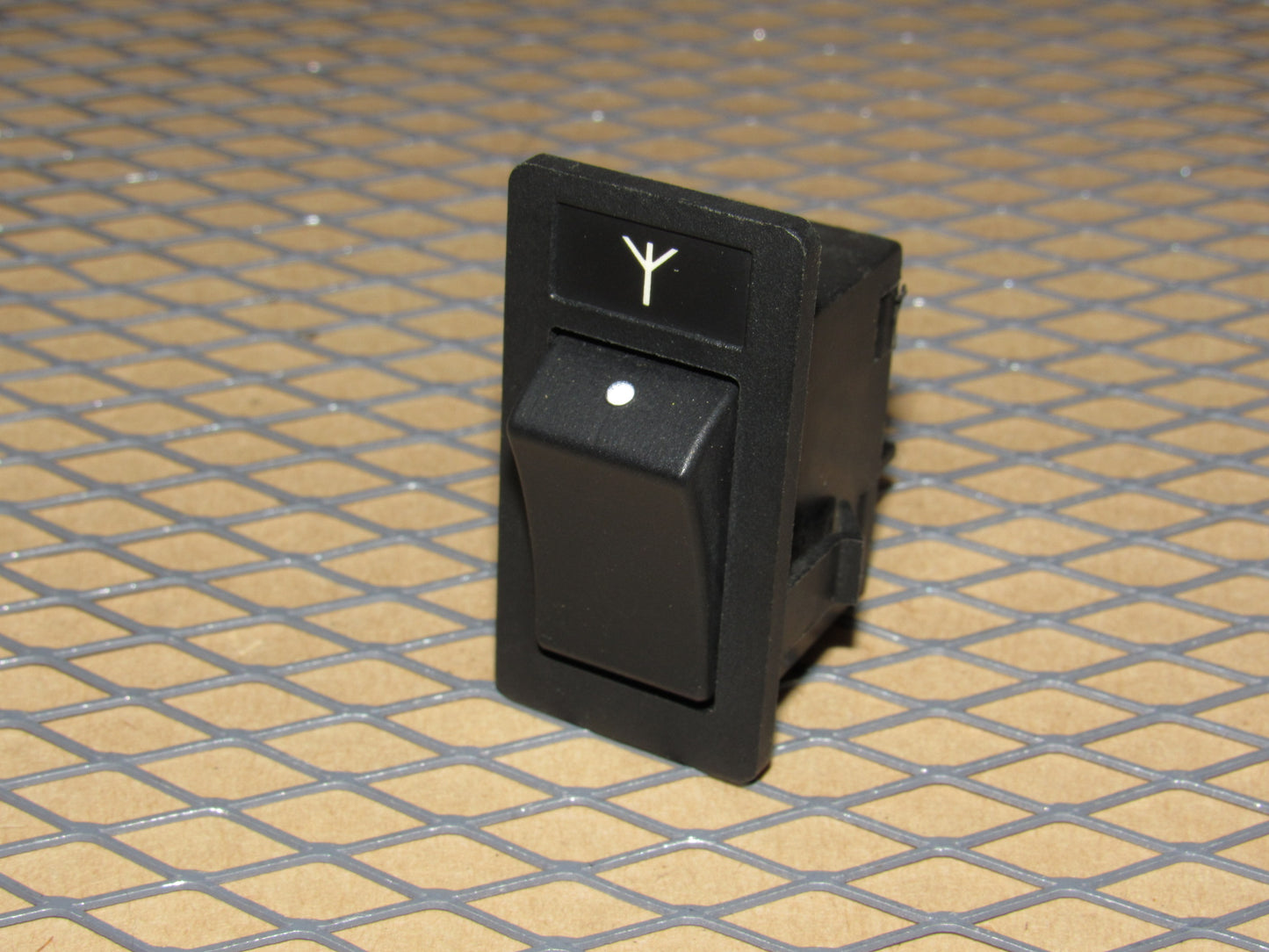85 86 87 Volvo 760 OEM Power Antenna Switch