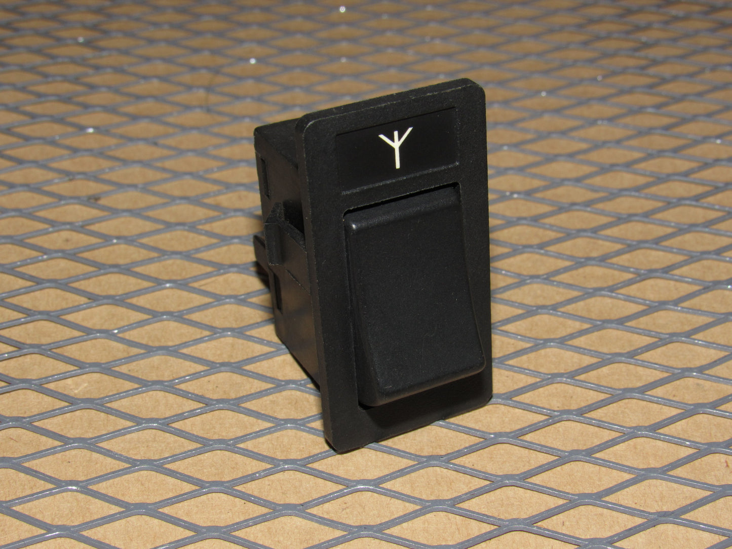 85 86 87 Volvo 760 OEM Power Antenna Switch