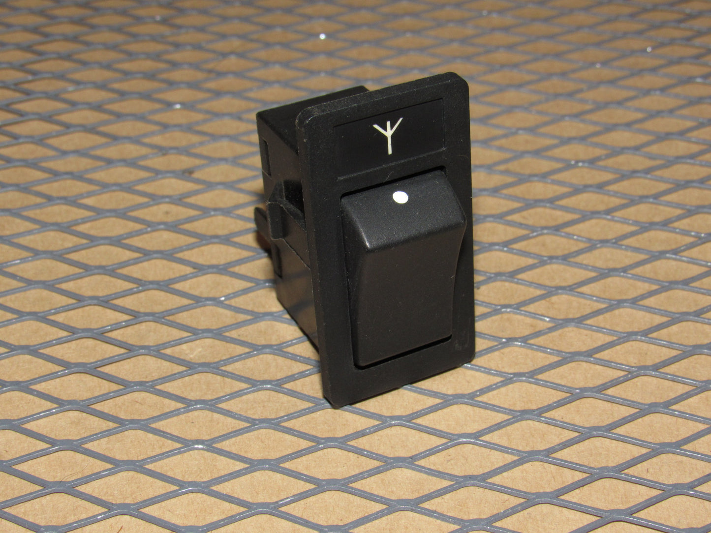 85 86 87 Volvo 760 OEM Power Antenna Switch