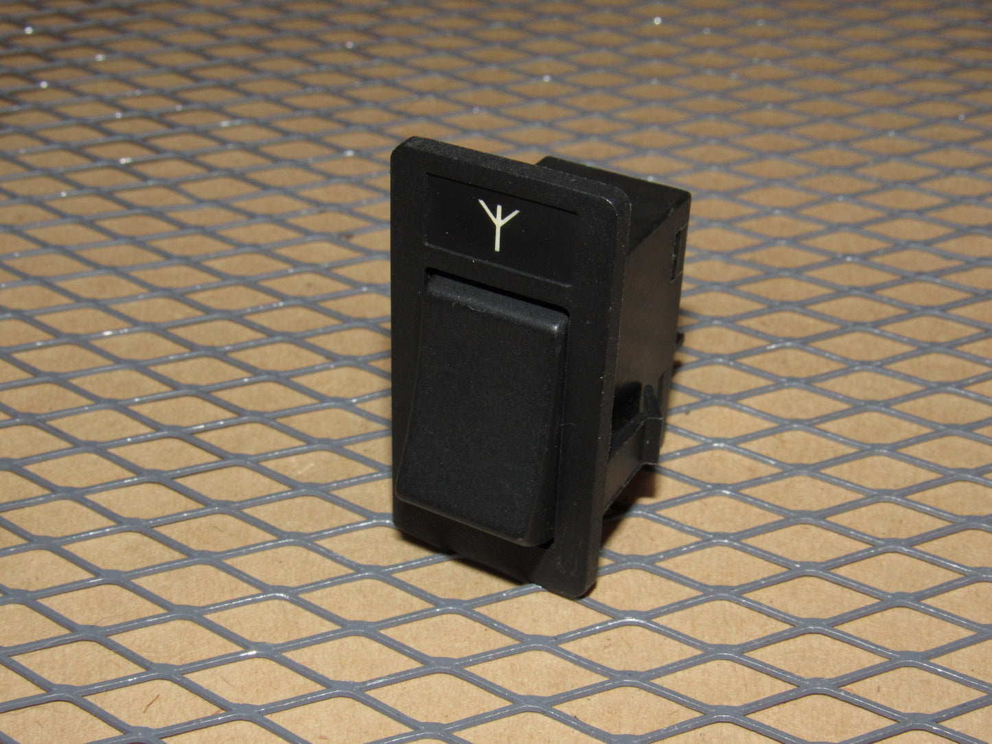 85 86 87 Volvo 760 OEM Power Antenna Switch