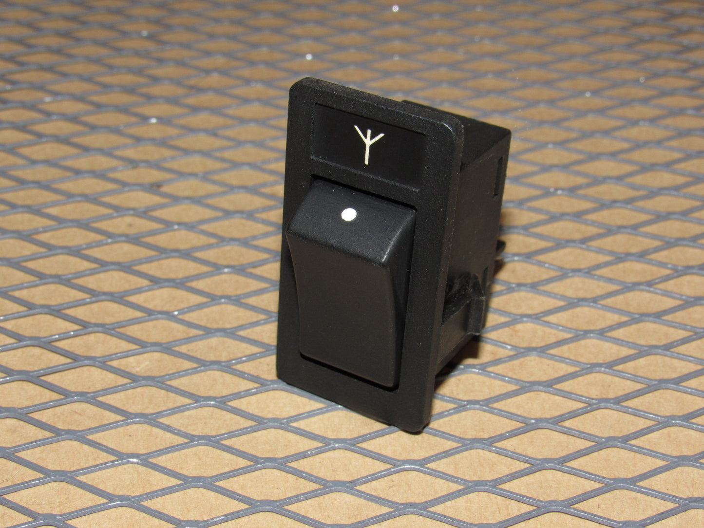 85 86 87 Volvo 760 OEM Power Antenna Switch