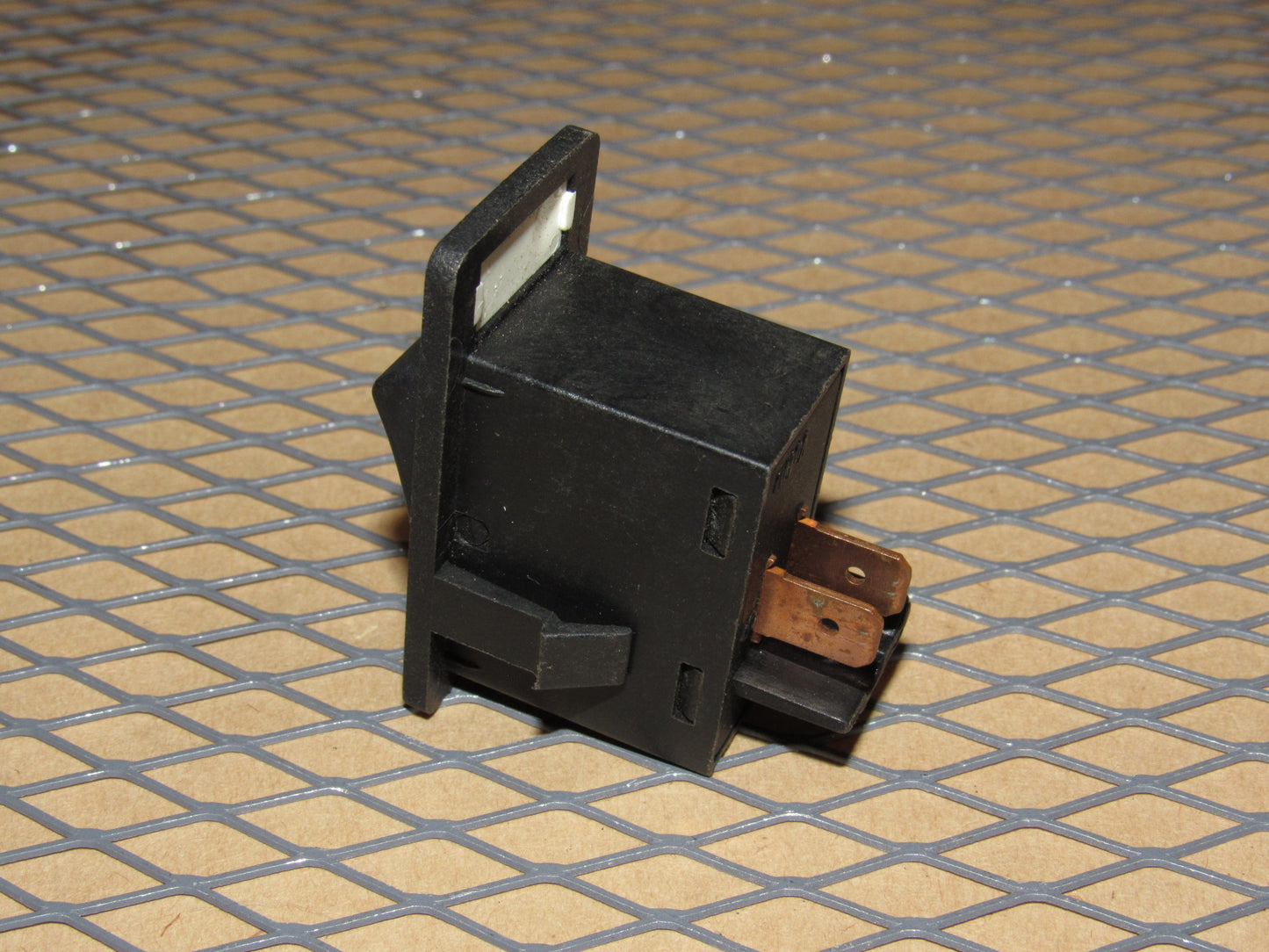 85 86 87 88 89 90 Volvo 740 OEM Power Antenna Switch