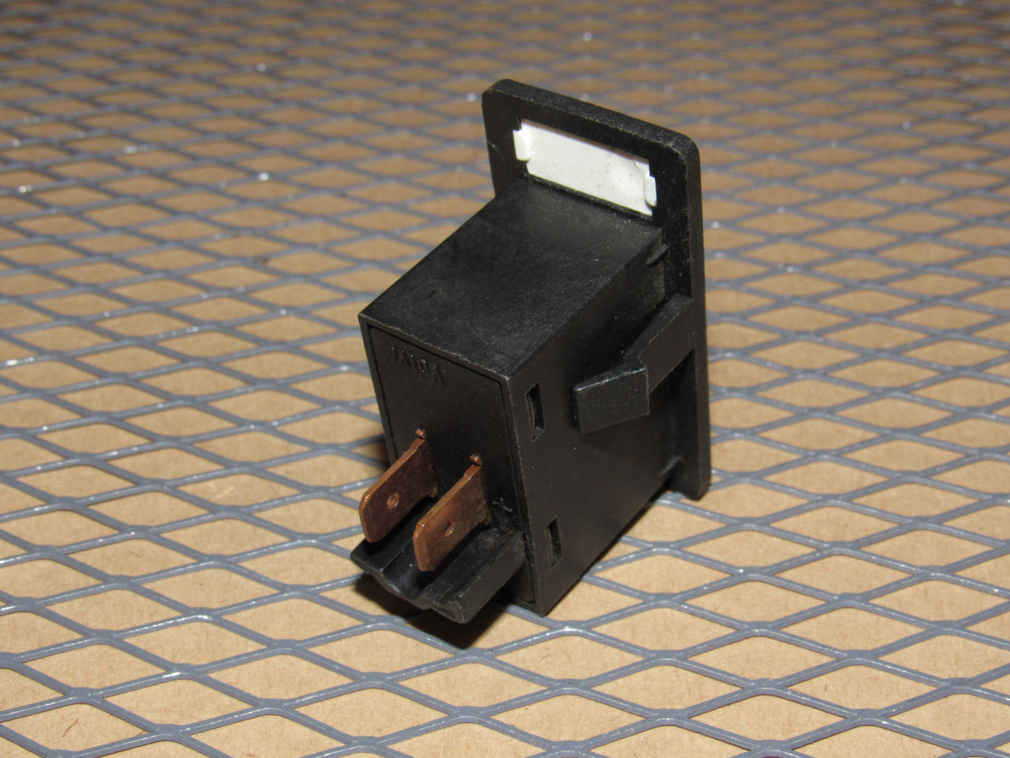 85 86 87 88 89 90 Volvo 740 OEM Power Antenna Switch