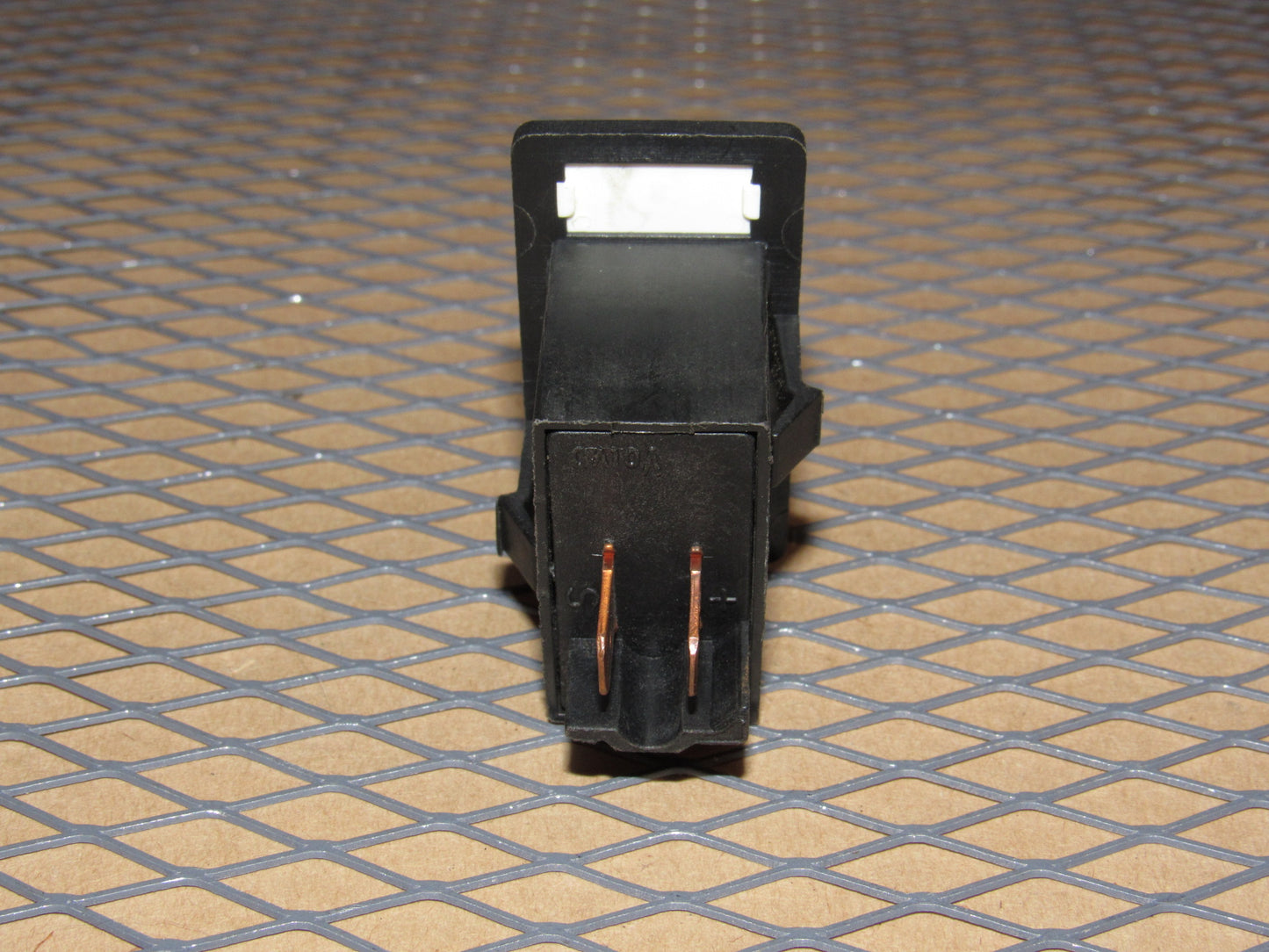 85 86 87 88 89 90 Volvo 740 OEM Power Antenna Switch