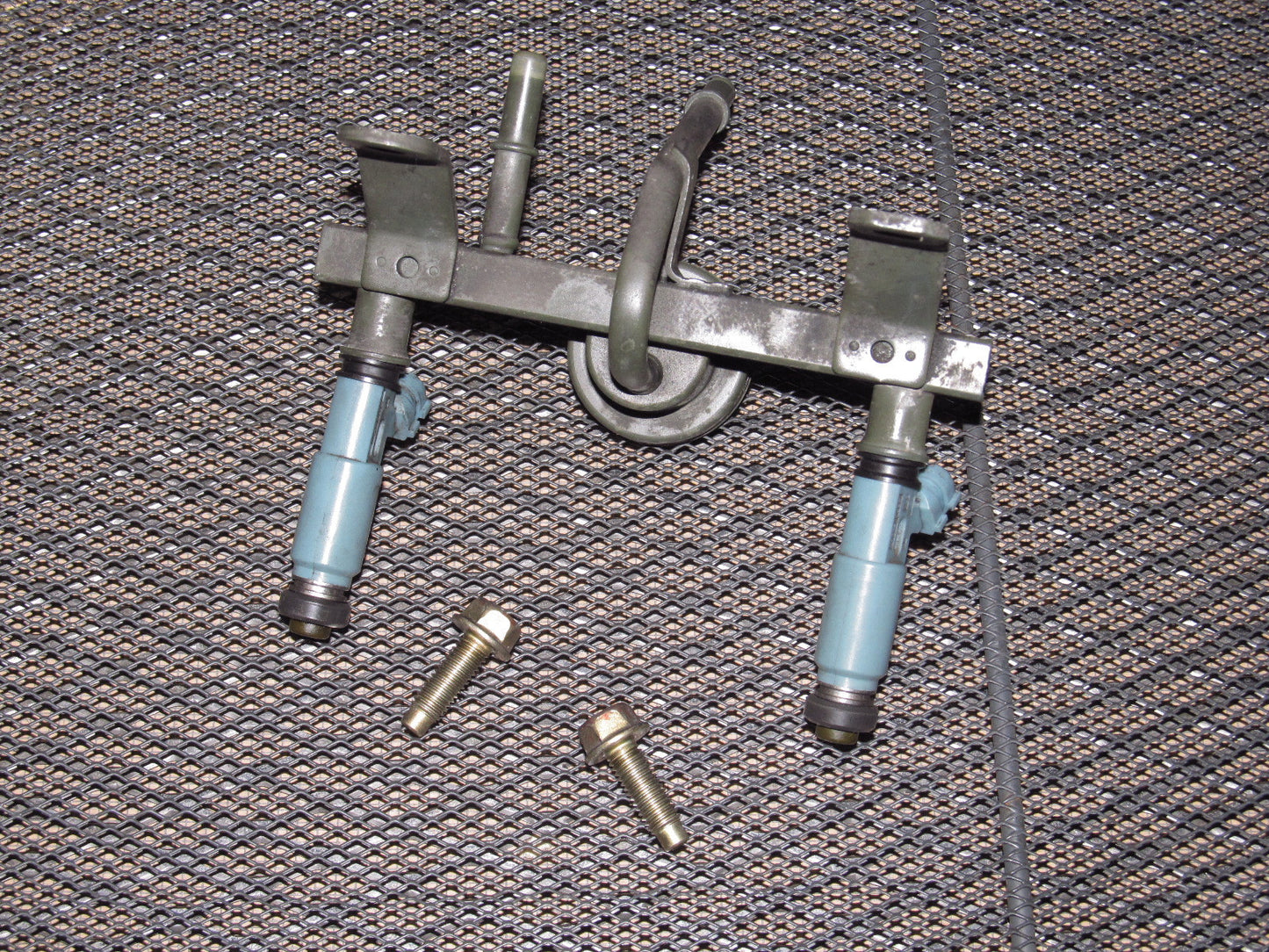 04 05 06 07 08 Mazda RX8 OEM Primary Fuel Injector & Rail - 4 Port