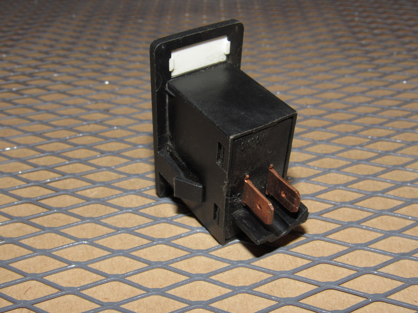 85 86 87 88 89 90 Volvo 740 OEM Power Antenna Switch