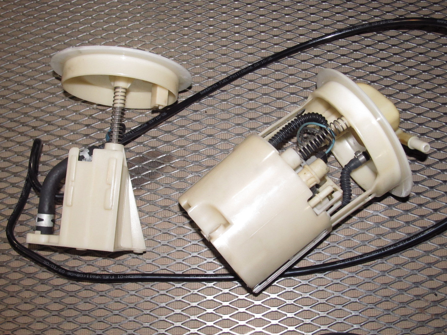 04 05 06 07 08 Mazda RX8 OEM Fuel Pump & Sending Unit Set