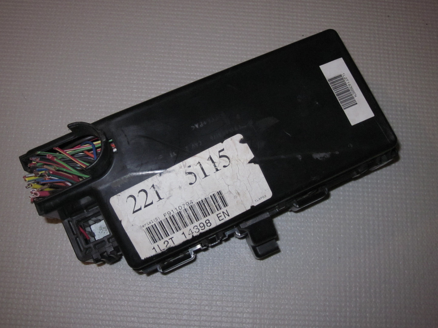 02 03 04 05 Ford Explorer OEM Under Hood Engine Fuse Box