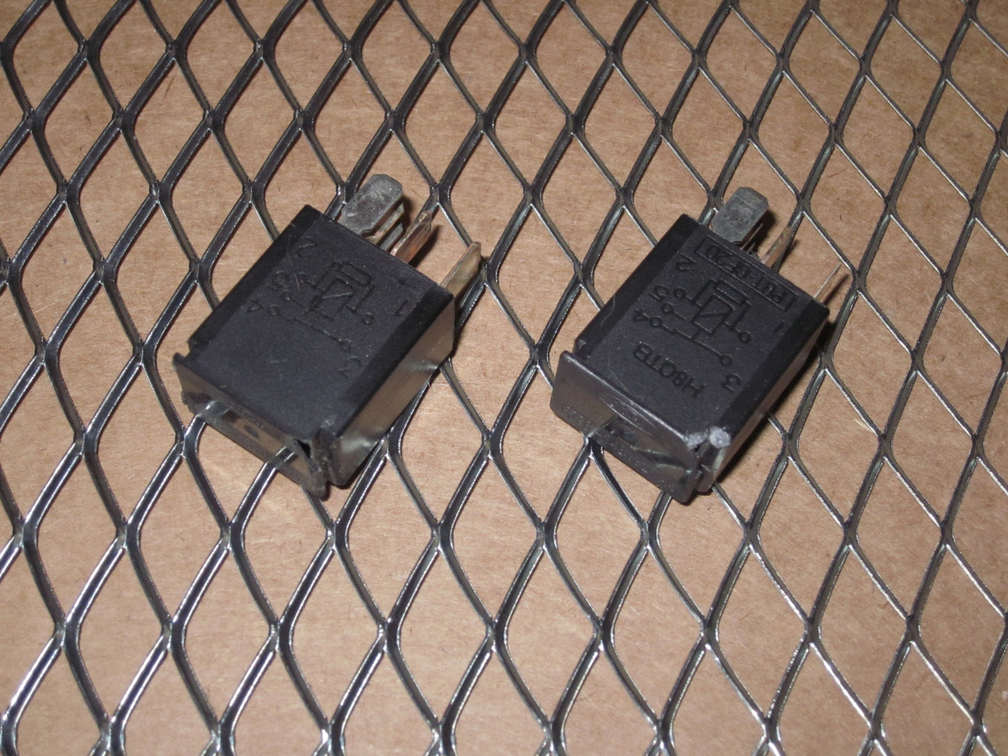 Ford Relay F57B-14B192-AA - 2 pcs.