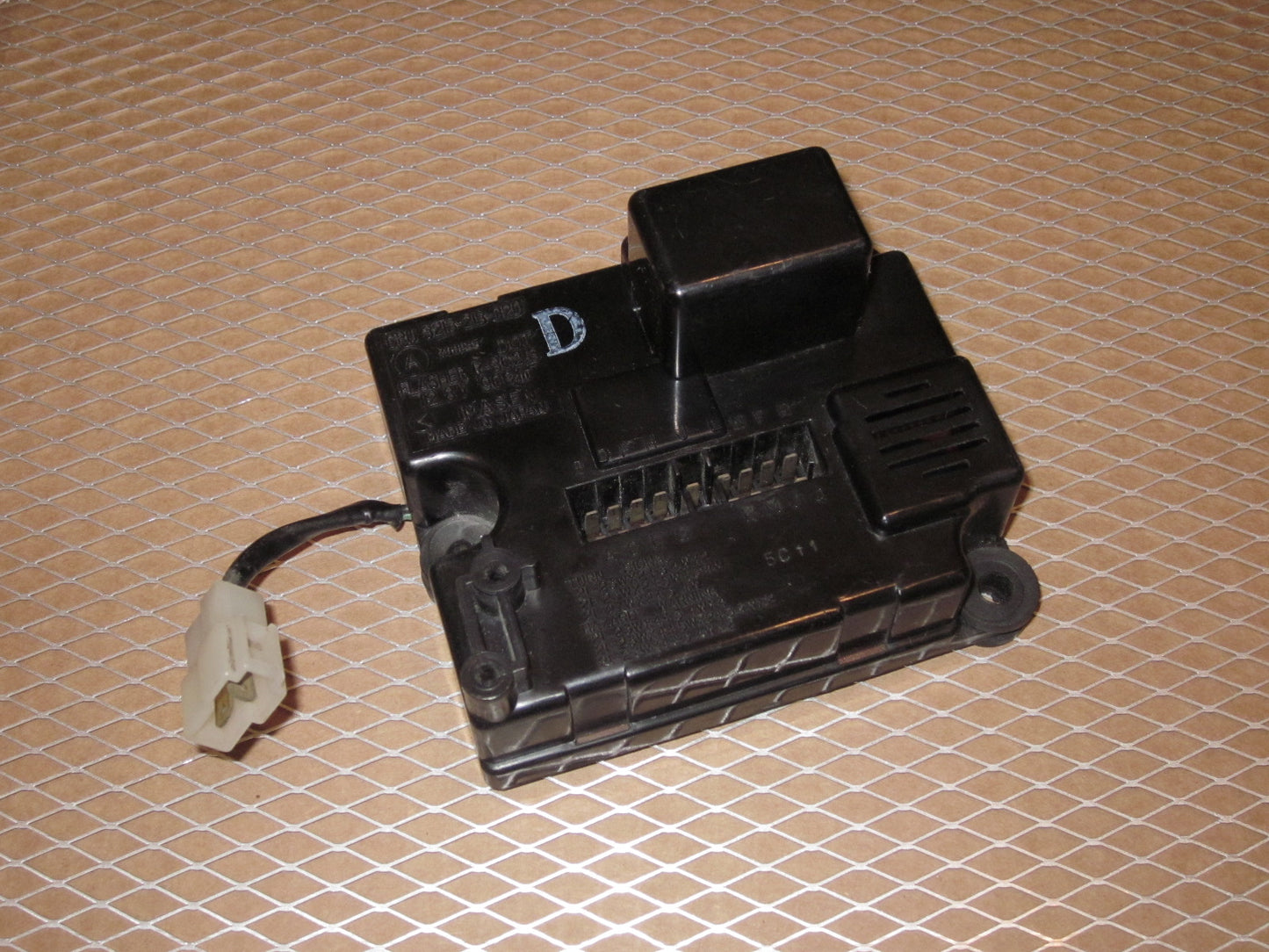 84 85 Mazda RX7 OEM Flasher Relay Unit 3213-213-020