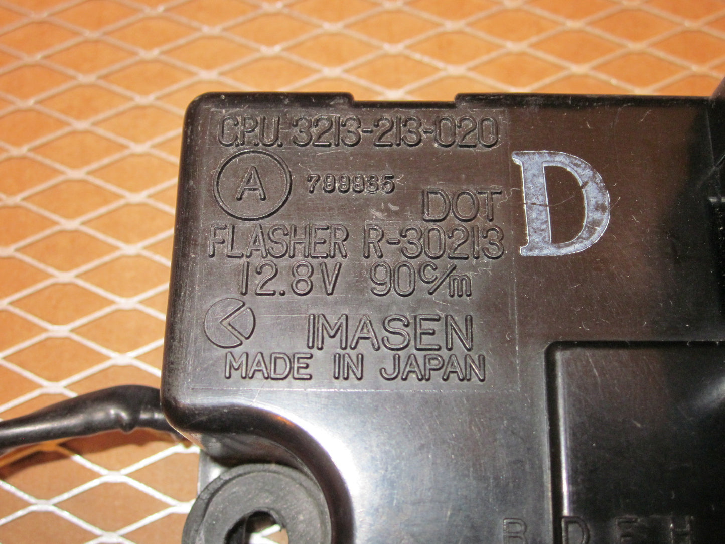 81 82 83 84 85 Mazda RX7 OEM Flasher Relay Unit 3213-213-020