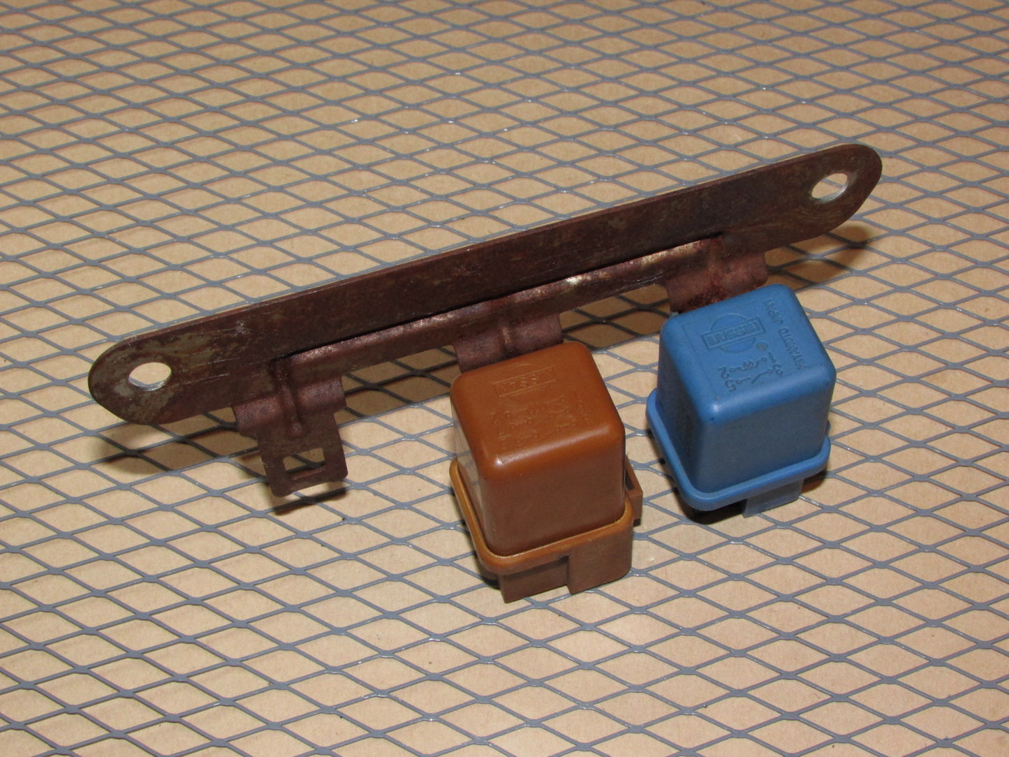 90 91 92 93 94 95 96 Nissan 300zx OEM Relay 25230 C9963 & 25230 C9980