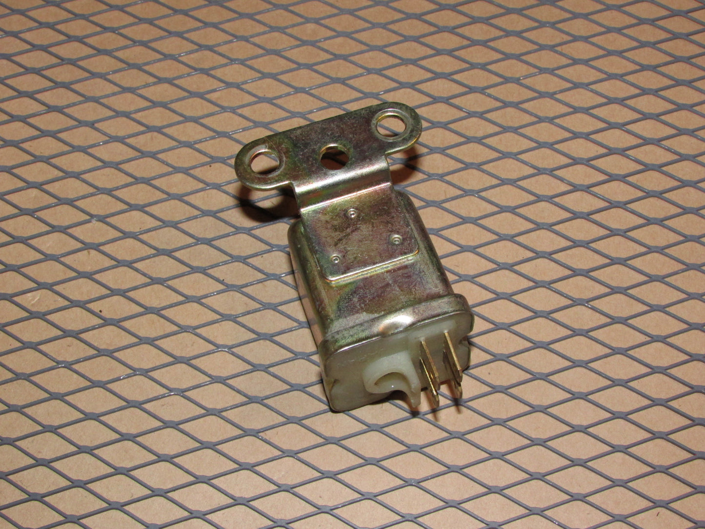 79 80 81 82 83 Datsun 280zx OEM Fuel Injection Relay 25230-B7911