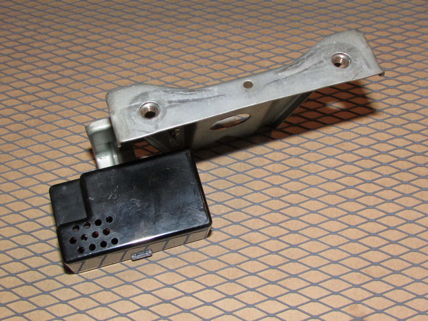 90 91 92 93 94 95 96 Nissan 300zx OEM Buzzer Chime Warning Unit