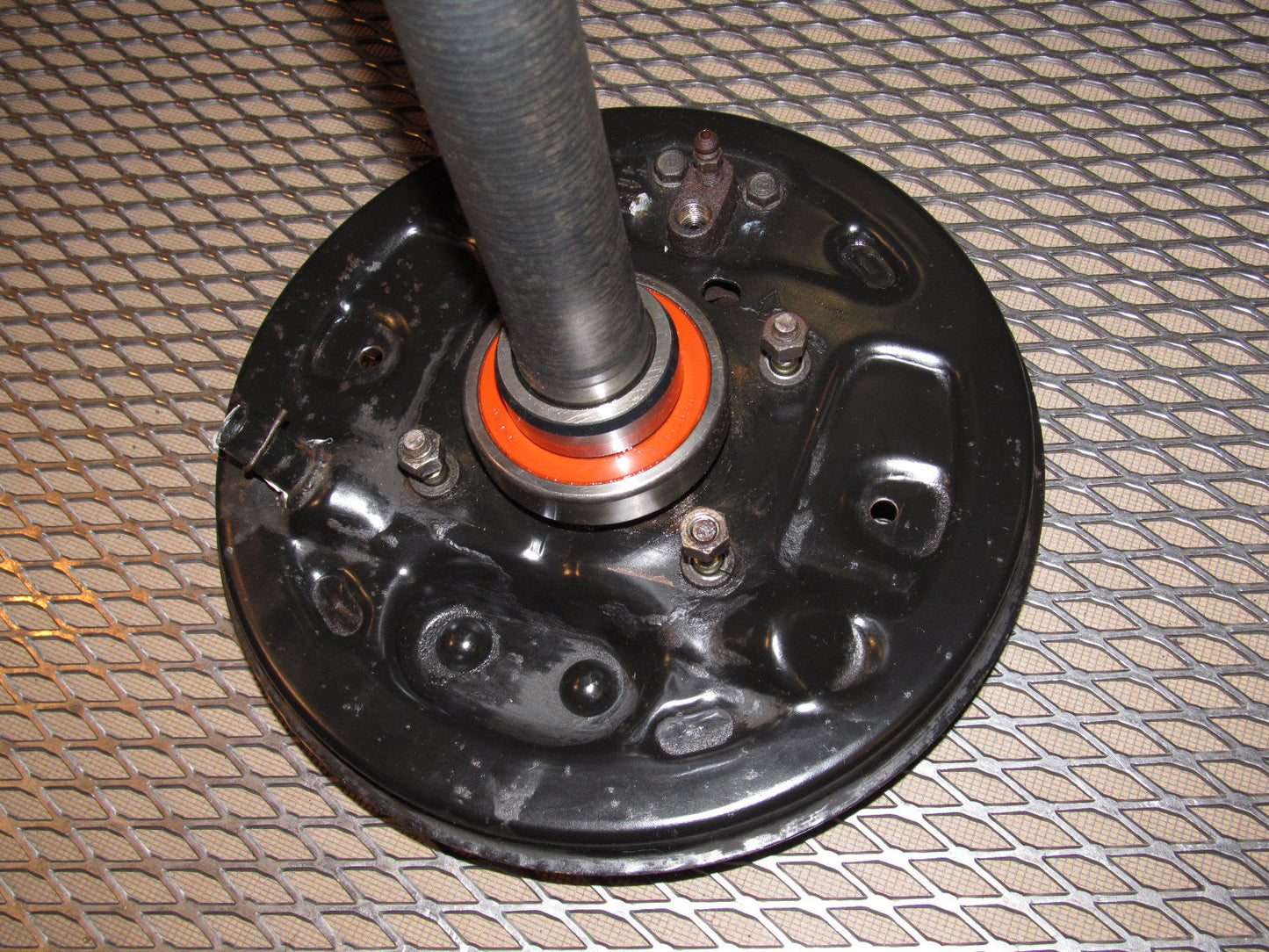 84 85 Mazda RX7 OEM 12A Rear Wheel Spindle & Hub - Right