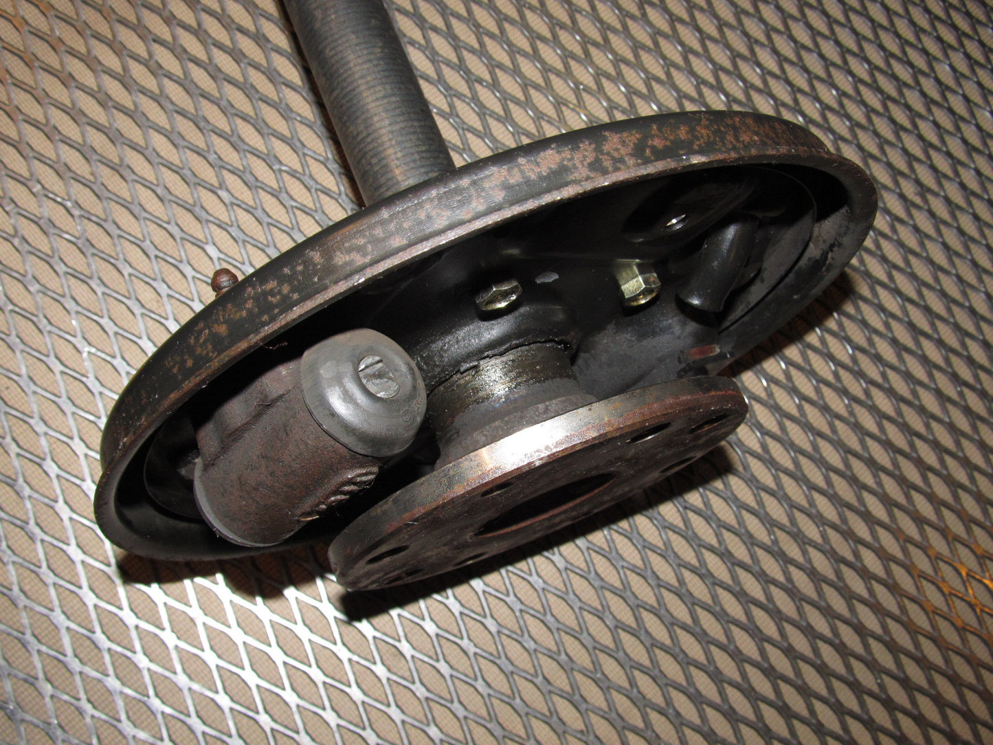 84 85 Mazda RX7 OEM 12A Rear Wheel Spindle & Hub - Right