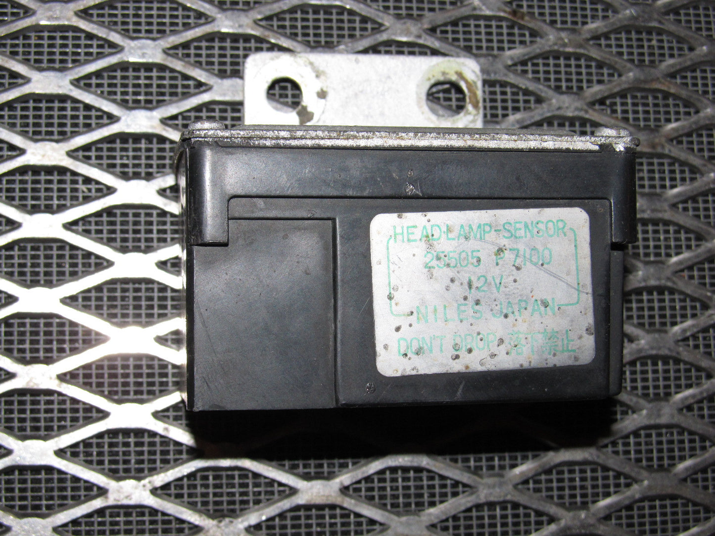 81 82 83 Datsun 280zx OEM Head Light Lamp Sensor Relay - 25505 P7100