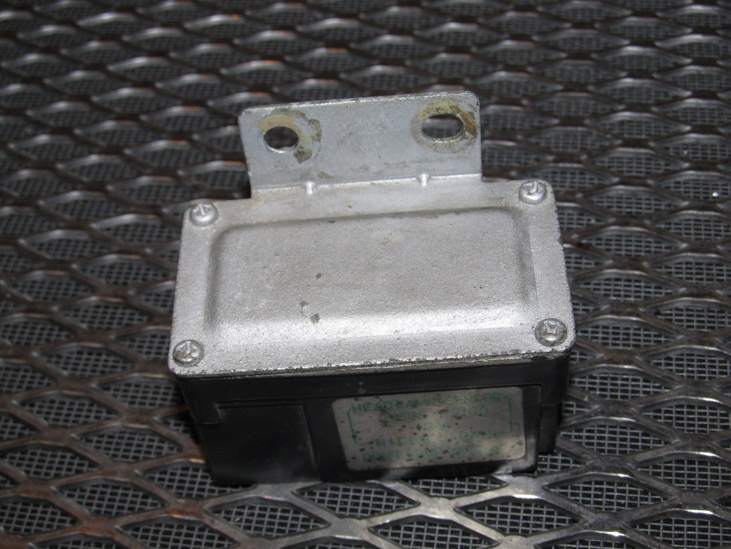 81 82 83 Datsun 280zx OEM Head Light Lamp Sensor Relay - 25505 P7100