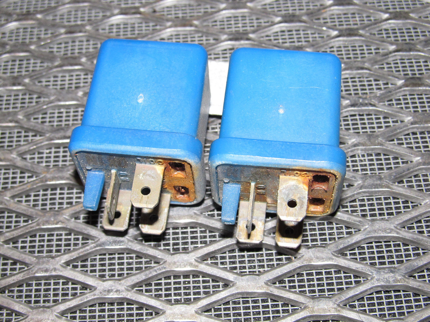 81 82 83 Datsun 280zx OEM Relay - 2523089977 – Autopartone