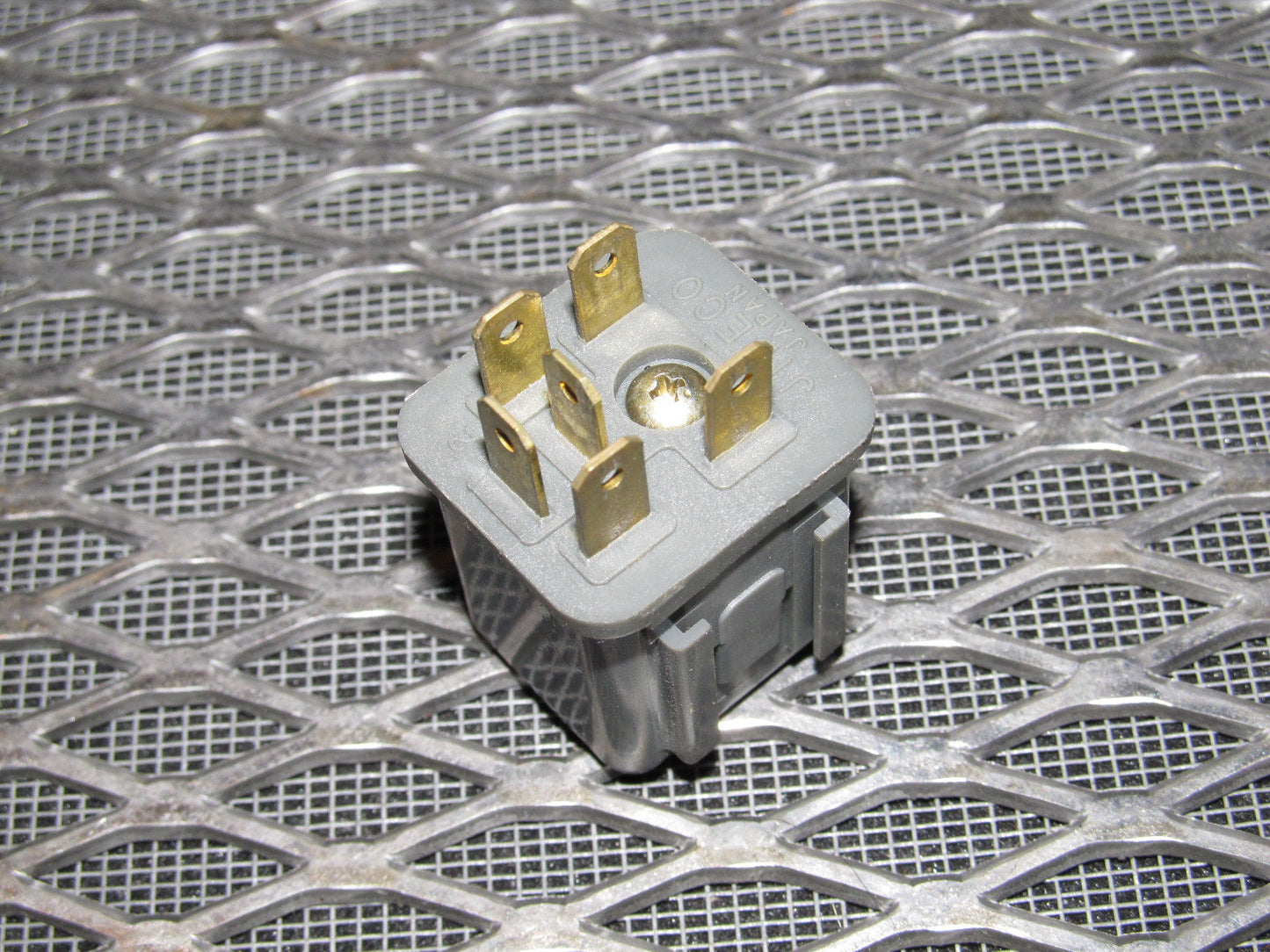 Datsun Relay 25230-C9910