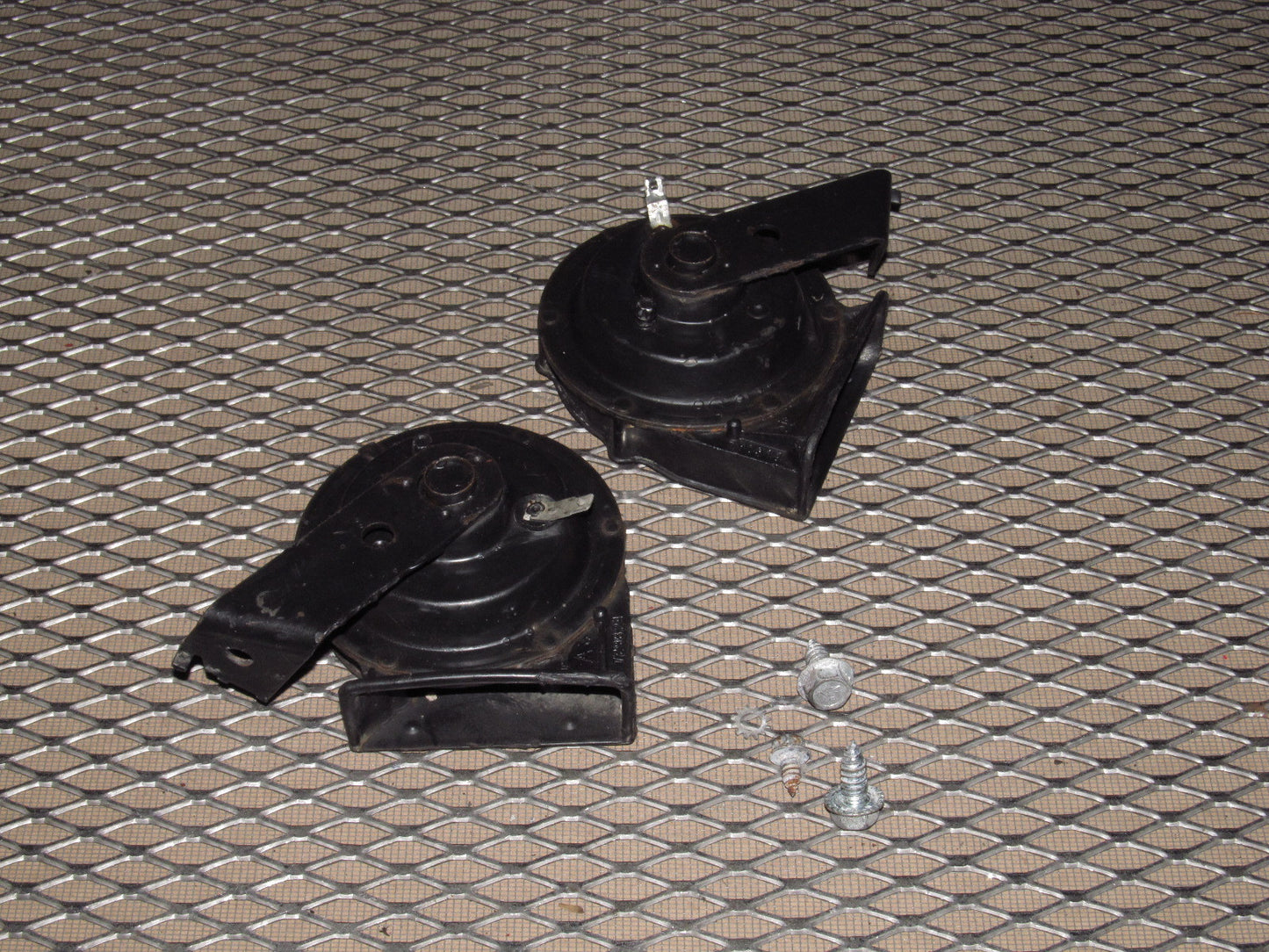 84-96 Chevrolet Corvette OEM Exterior Engine Horn