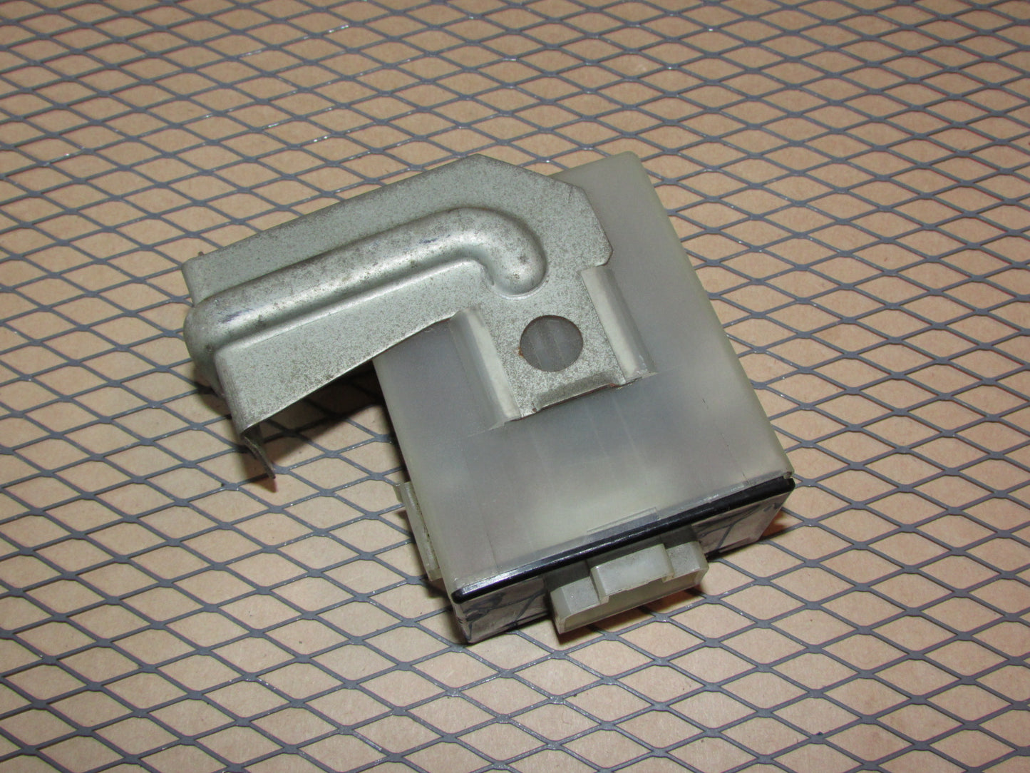 90 91 92 93 94 95 96 Nissan 300zx OEM Power Antenna Relay Module