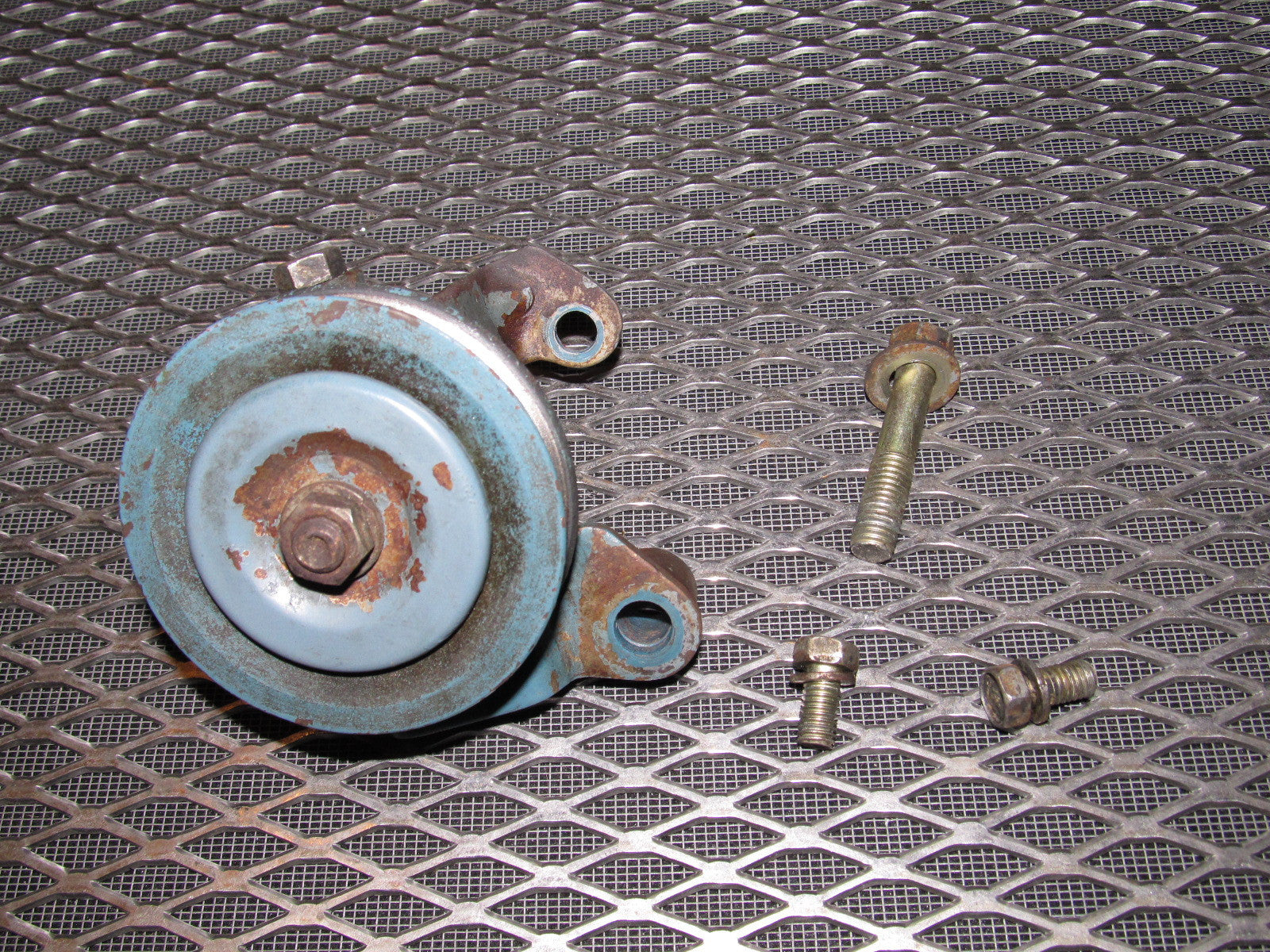 81 82 83 Datsun 280zx OEM Timing Idler Tensioner Pulley