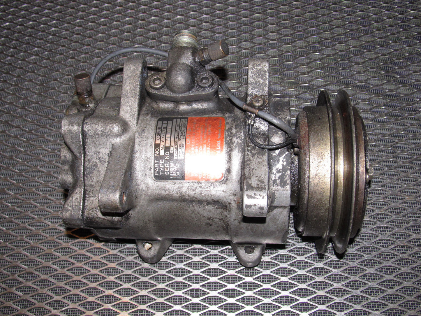 81 82 83 Datsun 280zx OEM A/C Compressor